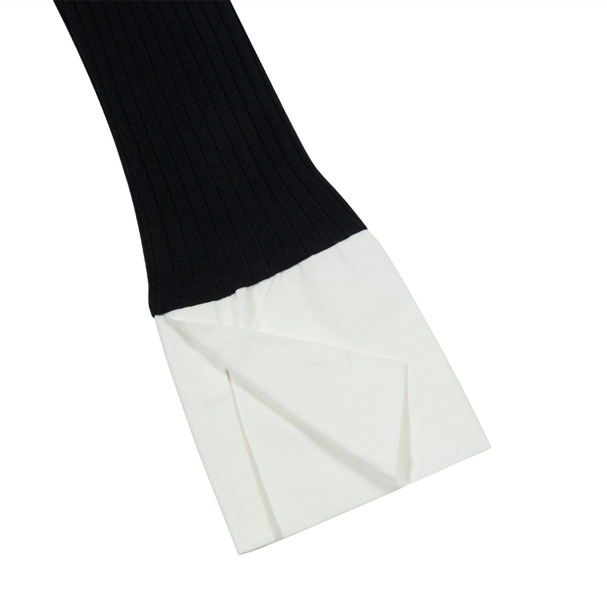 모아(MOAA) Cuff Collared Knit Top (BLACK)