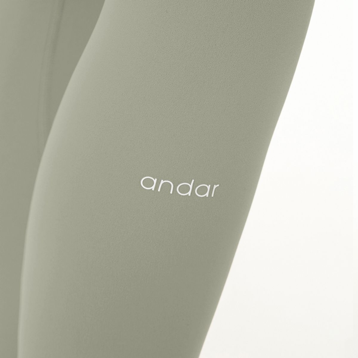 안다르(ANDAR) 에어웜 기모 지니 시그니처 레깅스 8.2부