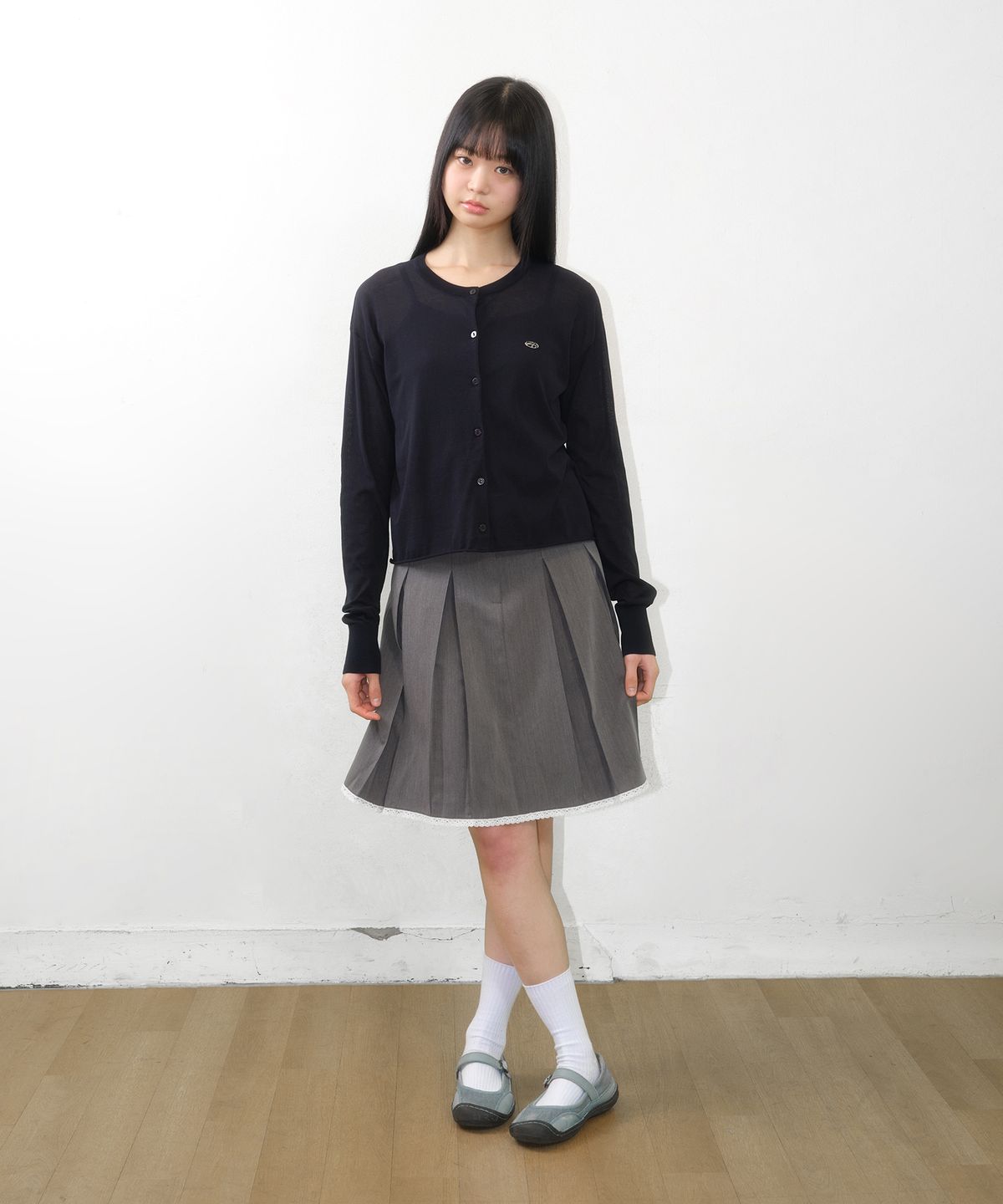 아메스 월드와이드(AMES-WORLDWIDE) SHEER ROUND NECK CARDIGAN BLACK