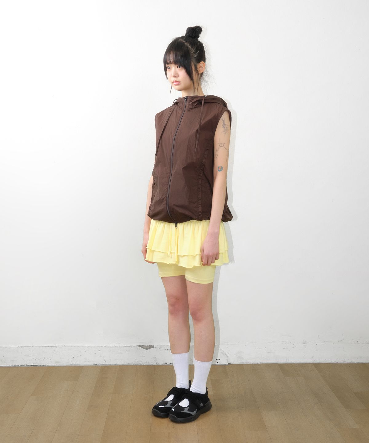아메스 월드와이드(AMES-WORLDWIDE) SHEER NYLON VEST JACKET BROWN
