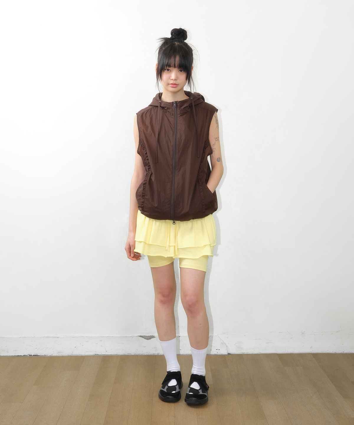 아메스 월드와이드(AMES-WORLDWIDE) SHEER NYLON VEST JACKET BROWN