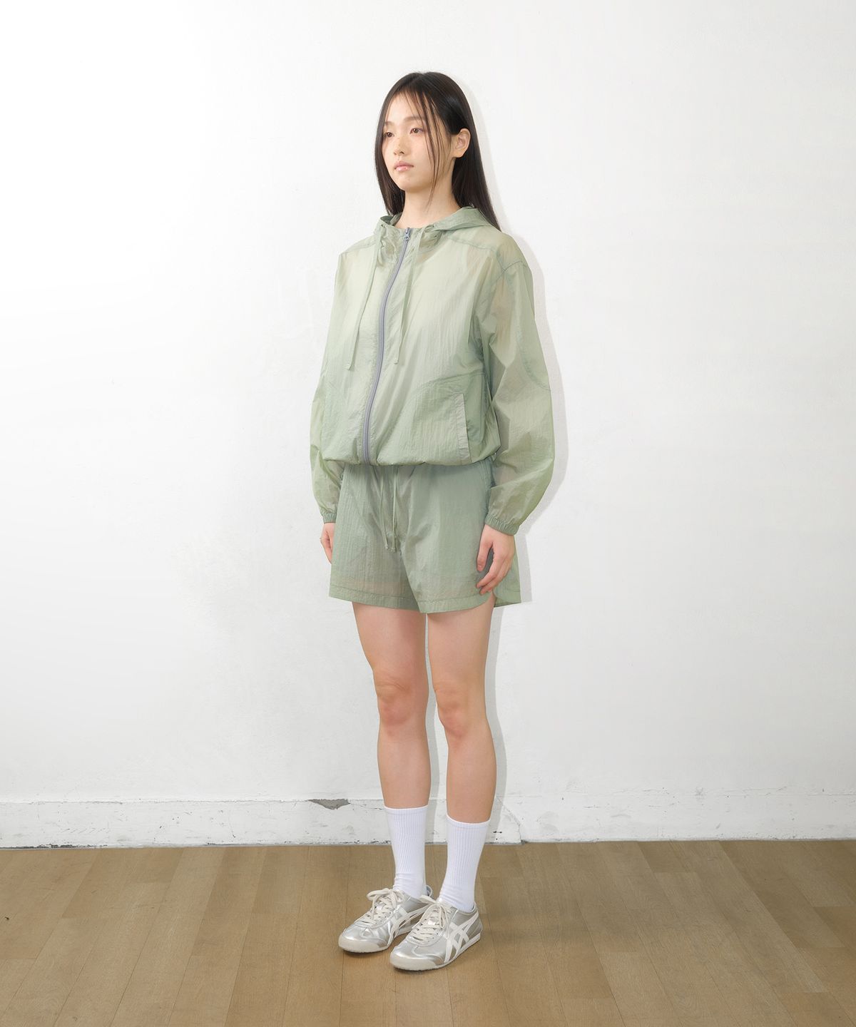 아메스 월드와이드(AMES-WORLDWIDE) SHEER NYLON SHORTS GREEN
