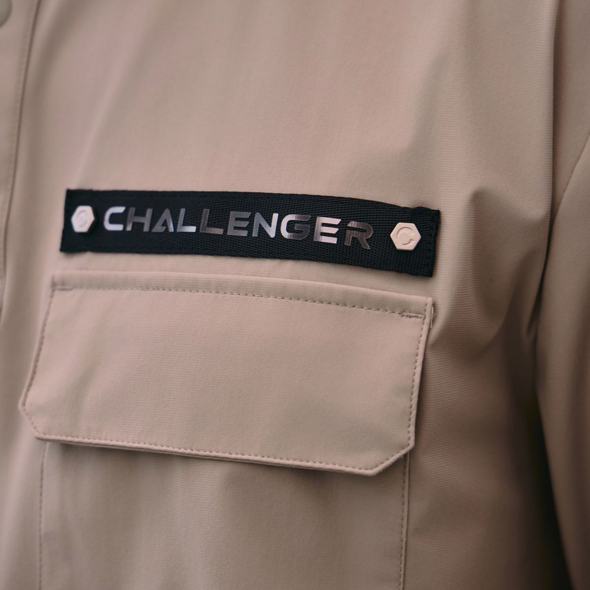 챌린저(CHALLENGER) 남성 밑단 블루종 디테일 카라 티셔츠 베이지