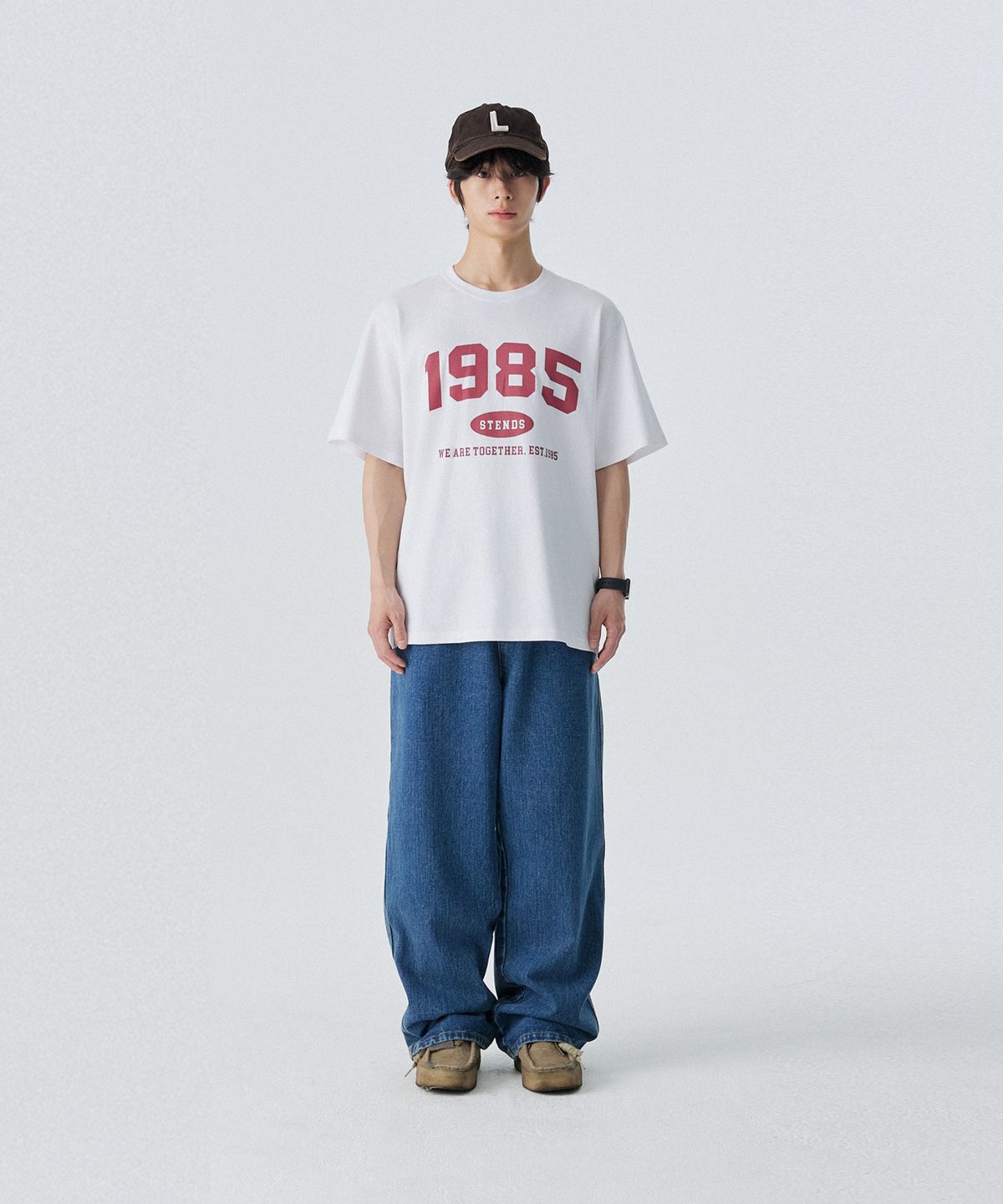 스탠즈(STENDS) [S~5XL] 1985 아치 로고 티셔츠_화이트-레드