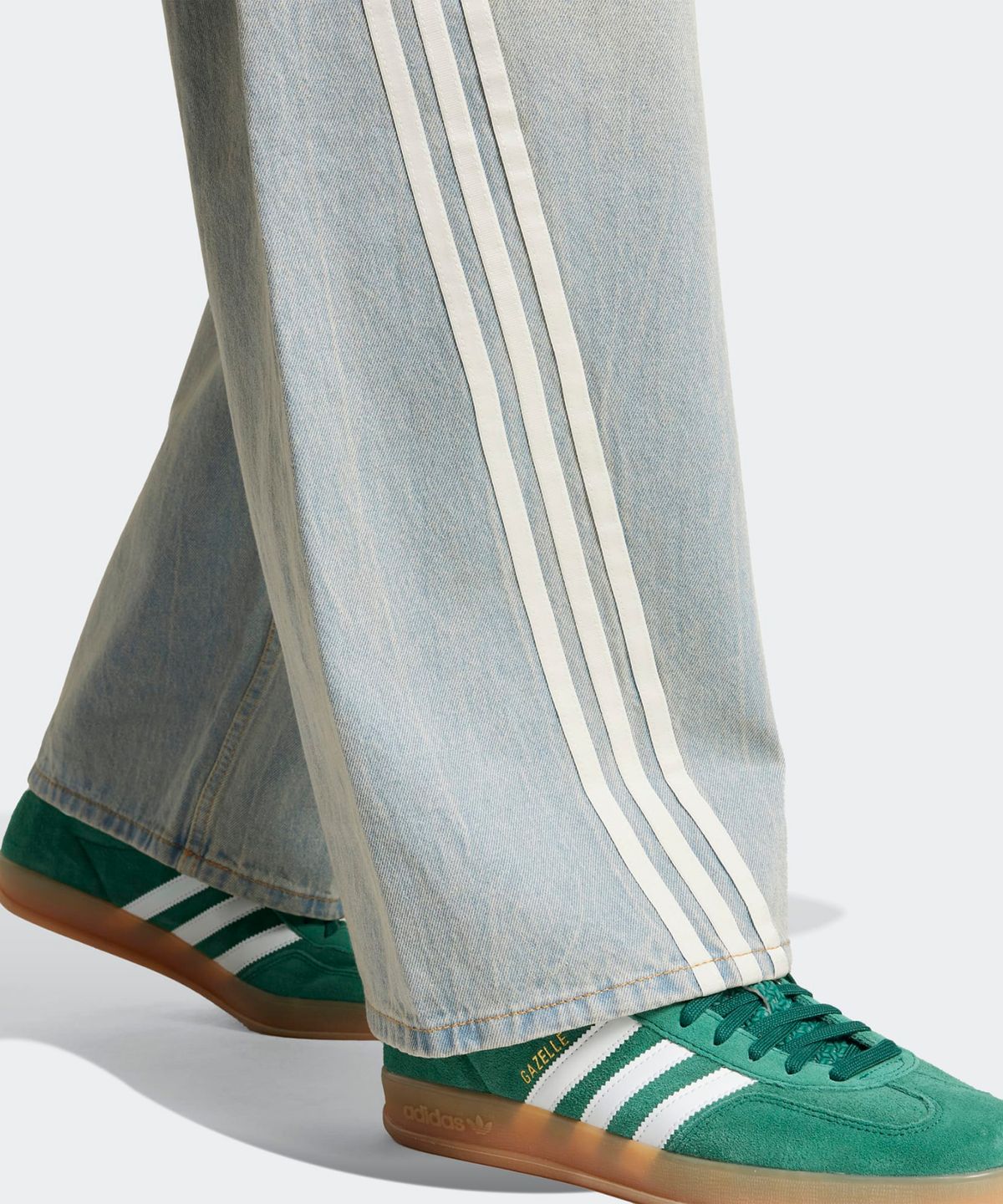 아디다스(ADIDAS) ADILENIUM 3 루즈 핏 데님 팬츠 - 라이트데님 / JY6292