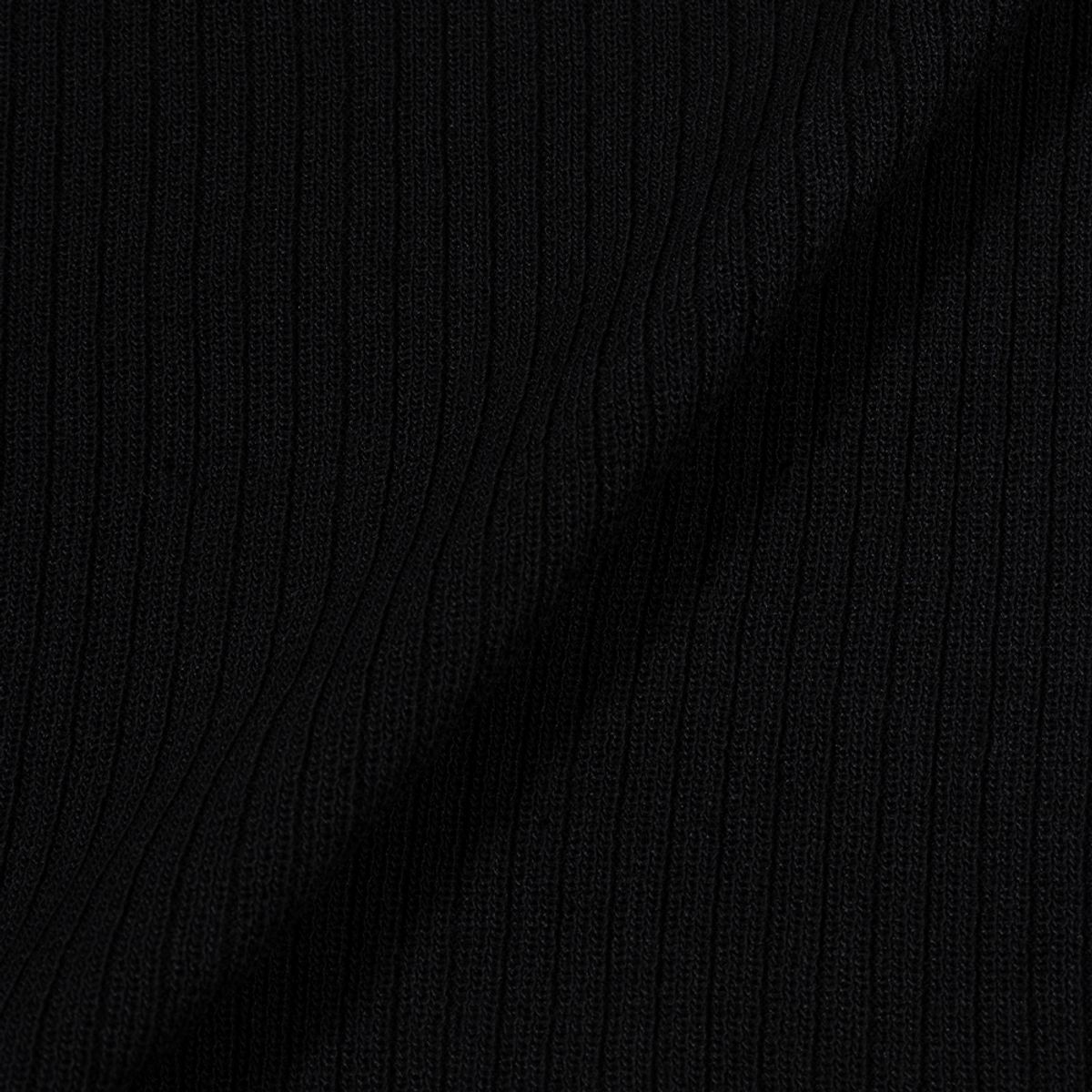 모아(MOAA) Cropped Button V Cardigan (BLACK)