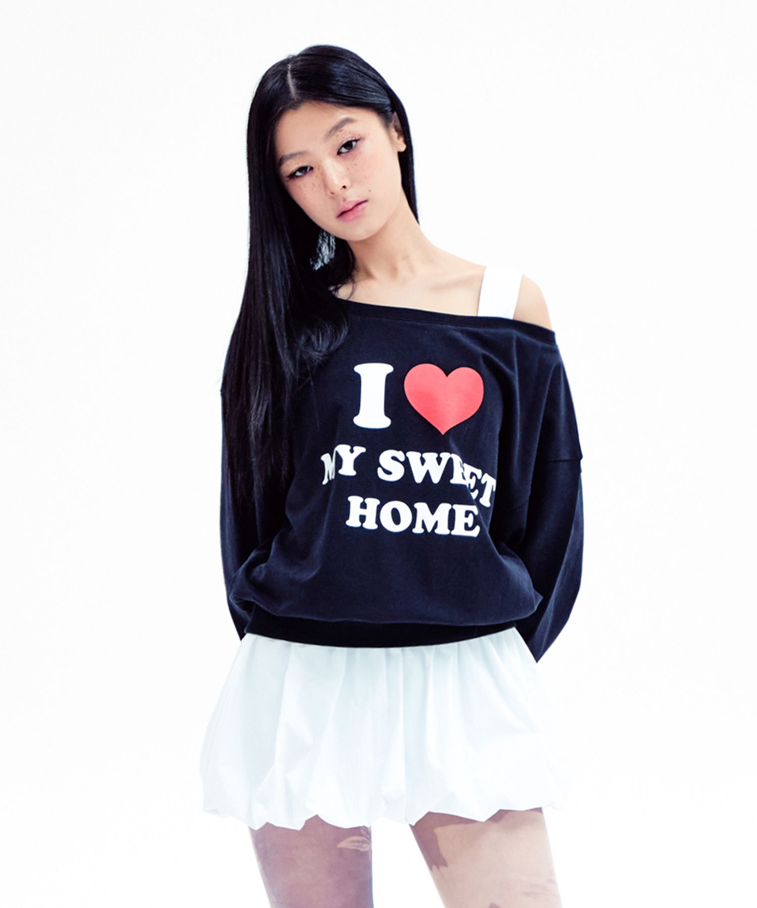MUSINSA | YOUHEE I LOVE OFF SHOULDER SWEATSHIRTS BLACK