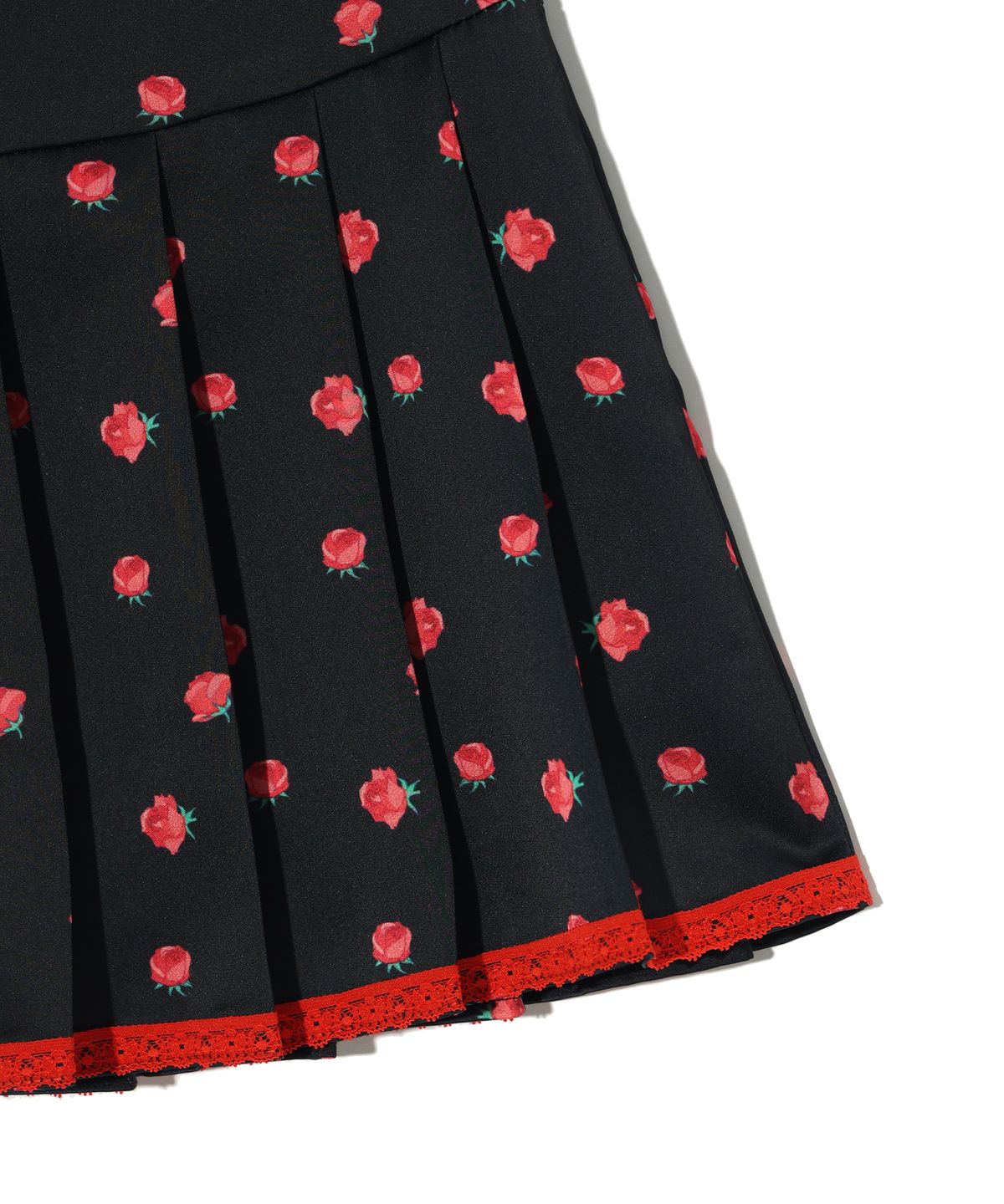 유희(YOUHEE) FLOWER PLEATS LACE SKIRT BLACK
