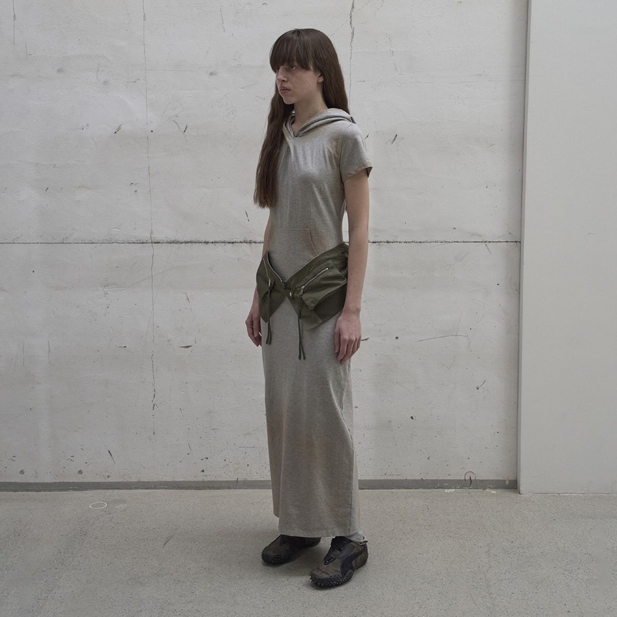 엘씨디씨티엠(LCDC™) HOODED TWISTED DRESS (MELANGE GREY)