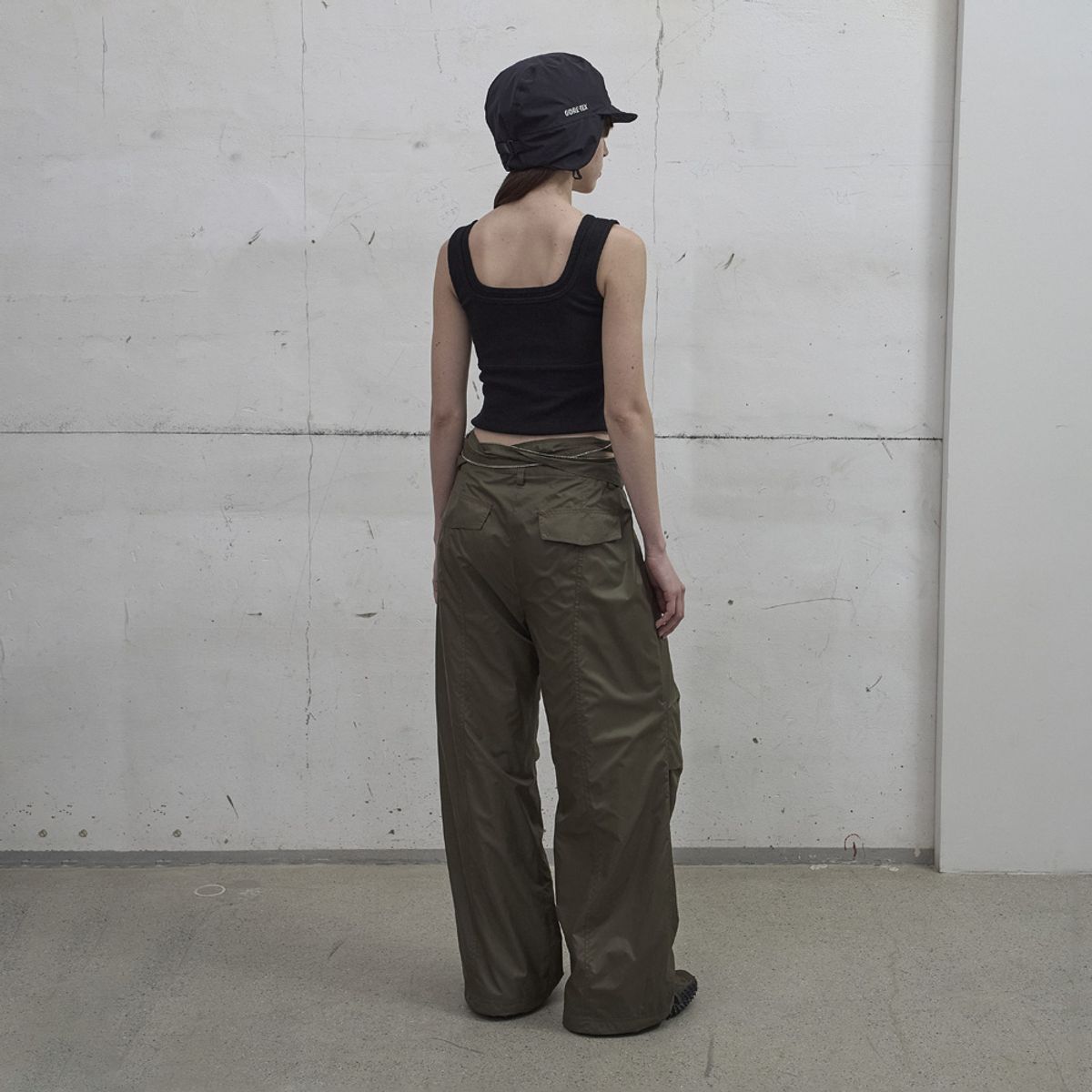 엘씨디씨티엠(LCDC™) DRAWSTRING PARACHUTE TROUSERS (KHAKI)