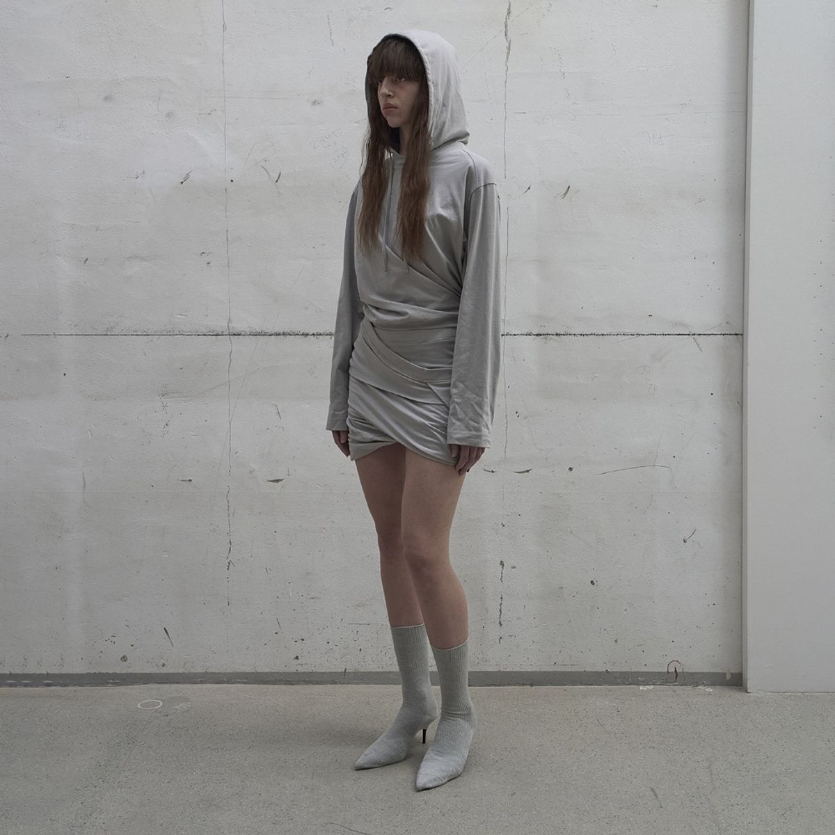 엘씨디씨티엠(LCDC™) TWISTED MINI VOLUME SKIRT (LIGHT GREY)
