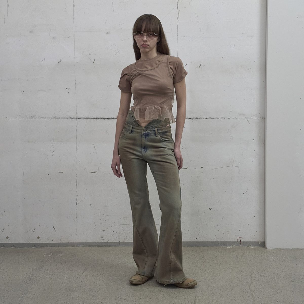 엘씨디씨티엠(LCDC™) SHEER FRILL KNIT TOP (BEIGE)