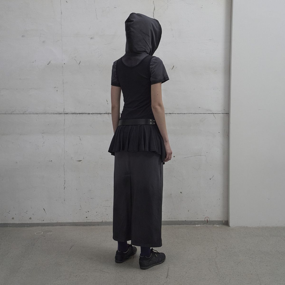 엘씨디씨티엠(LCDC™) FRILL SLEEVELESS TOP (JET BLACK)