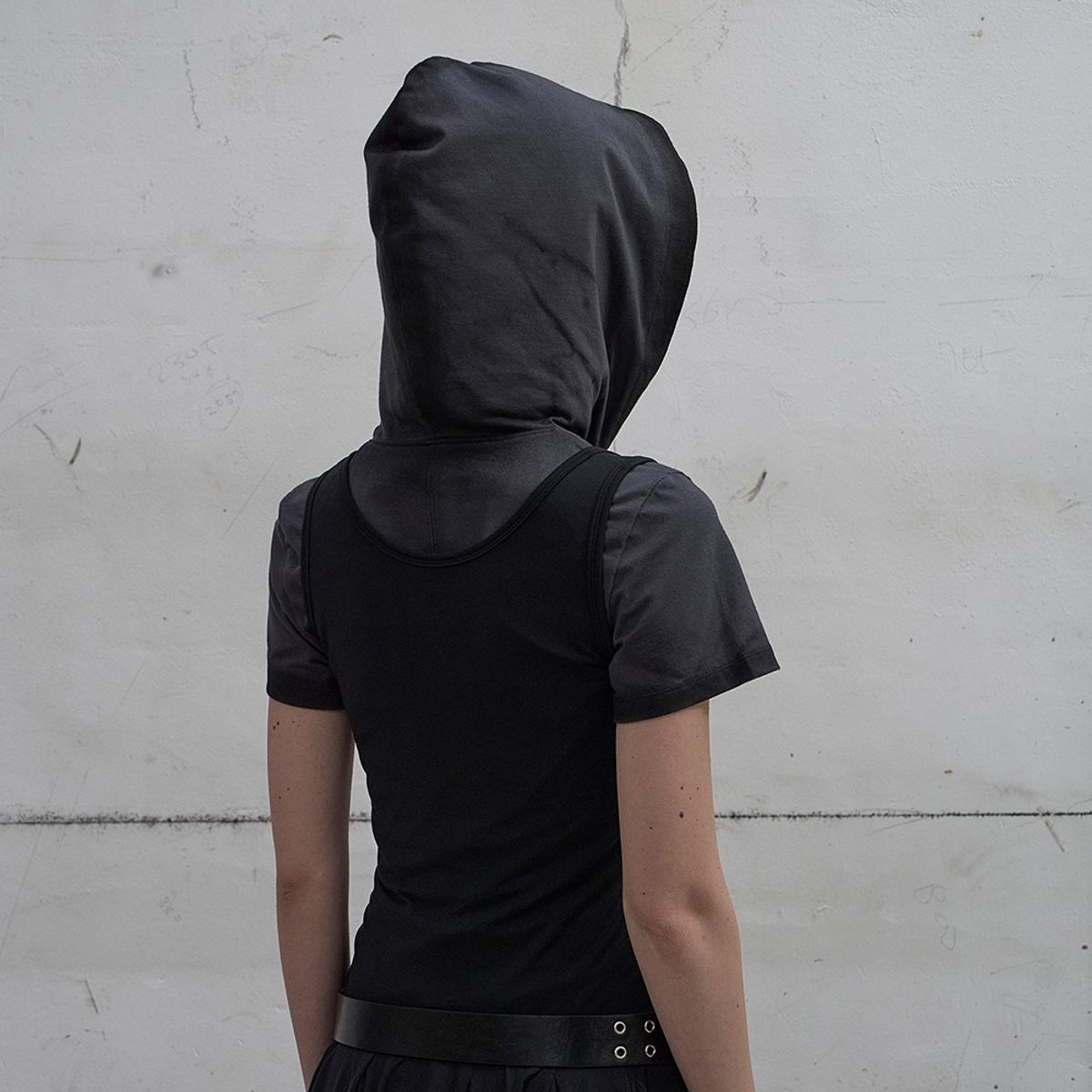 엘씨디씨티엠(LCDC™) FRILL SLEEVELESS TOP (JET BLACK)