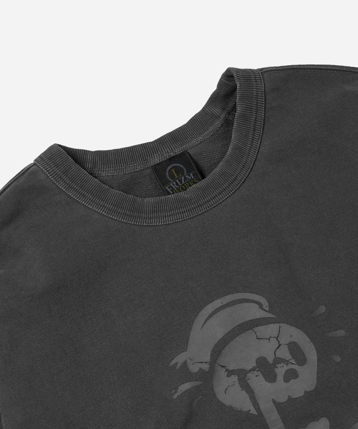 프리즘웍스(FRIZMWORKS) BLACK FLAG PIGMENT DYEING SWEATSHIRT _ CHARCOAL