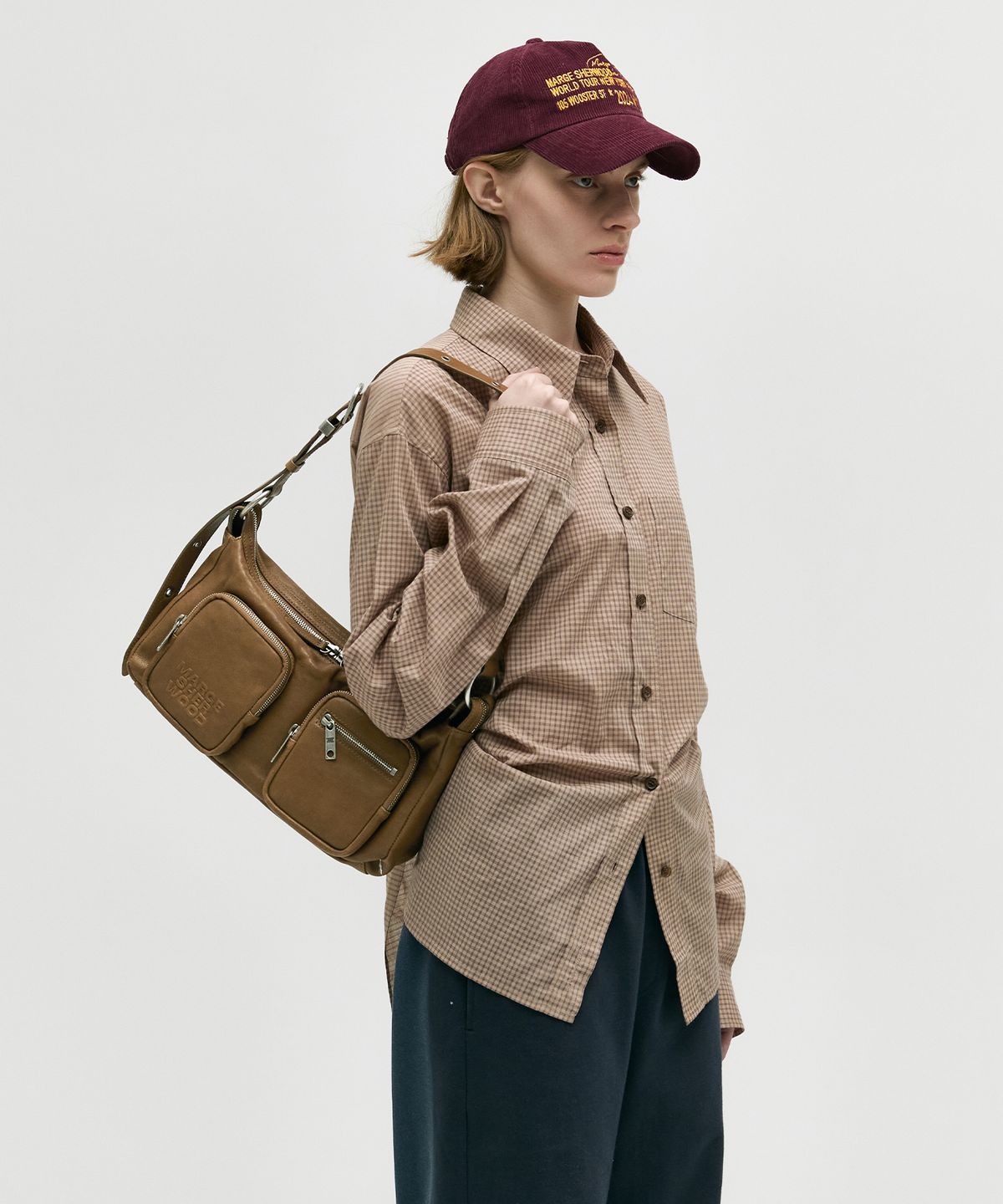 마지셔우드(MARGESHERWOOD) OUTPOCKET HOBO_vintage camel washed nappa