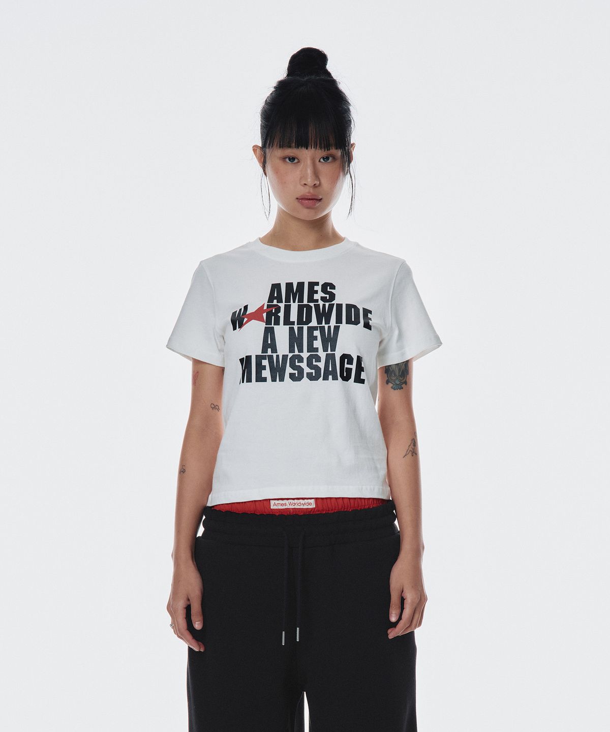 아메스 월드와이드(AMES-WORLDWIDE) BOLD TYPO TEE WHITE
