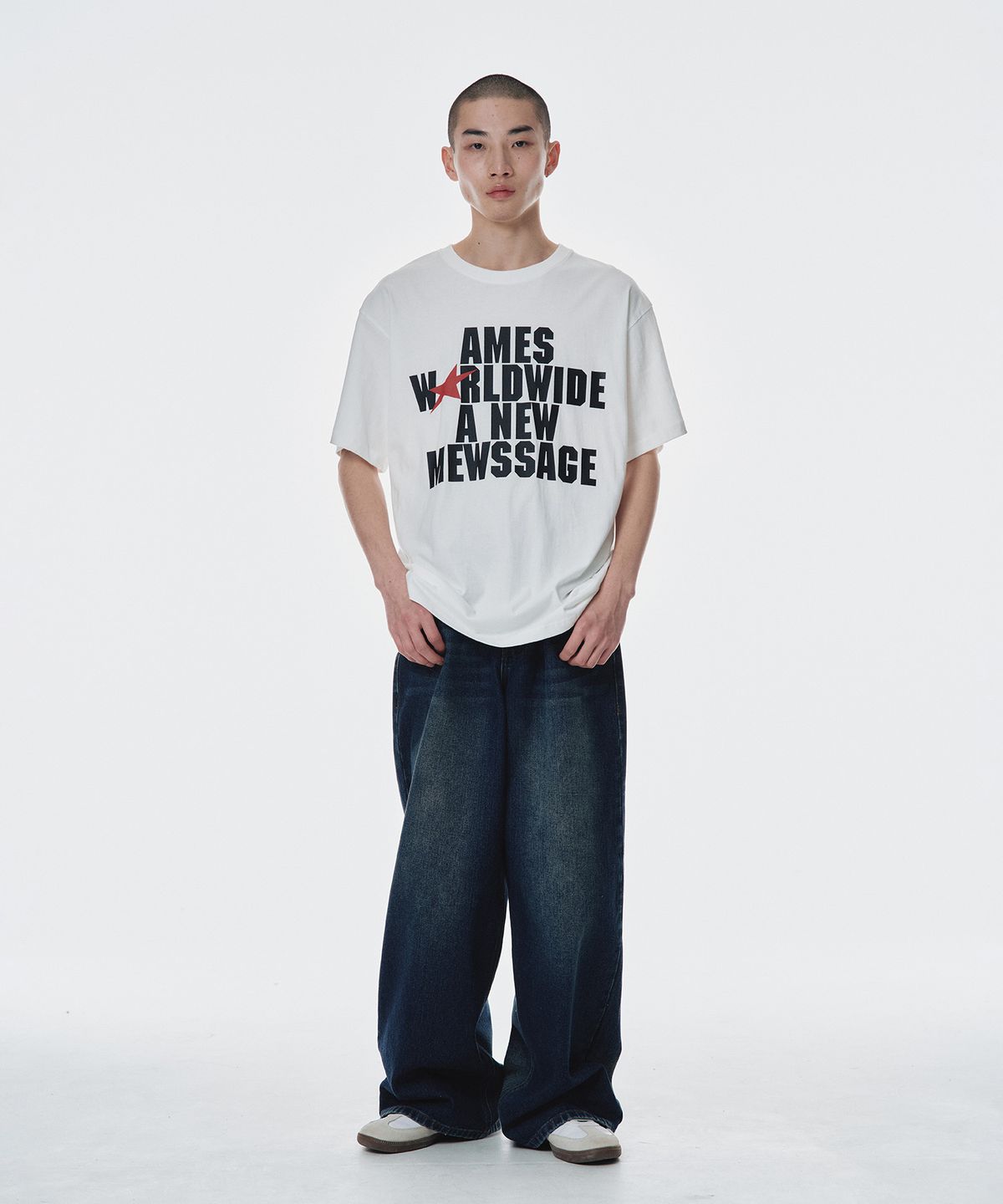 아메스 월드와이드(AMES-WORLDWIDE) BOLD TYPO TEE WHITE