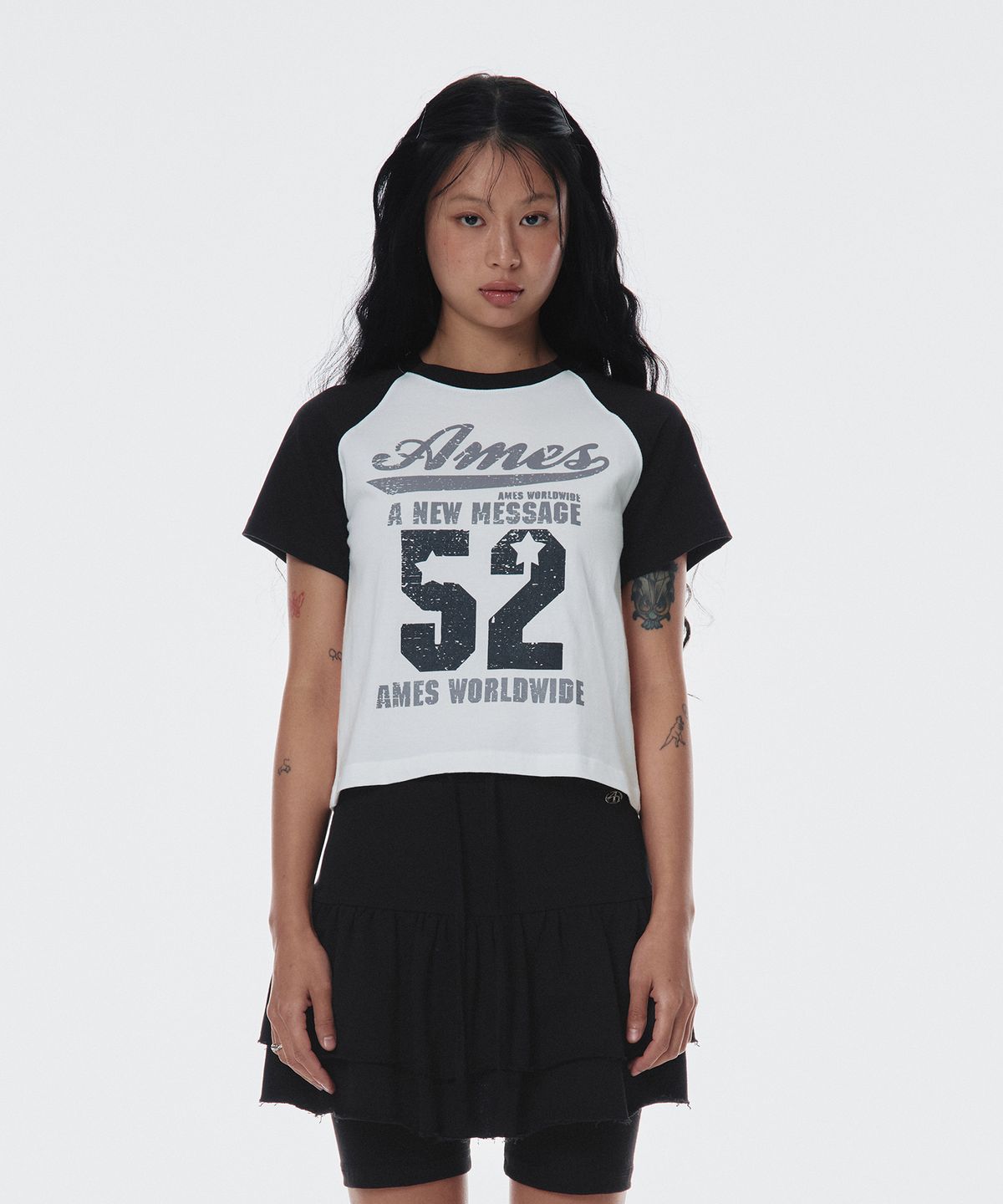 아메스 월드와이드(AMES-WORLDWIDE) 52 LOGO RAGLAN TEE BLACK