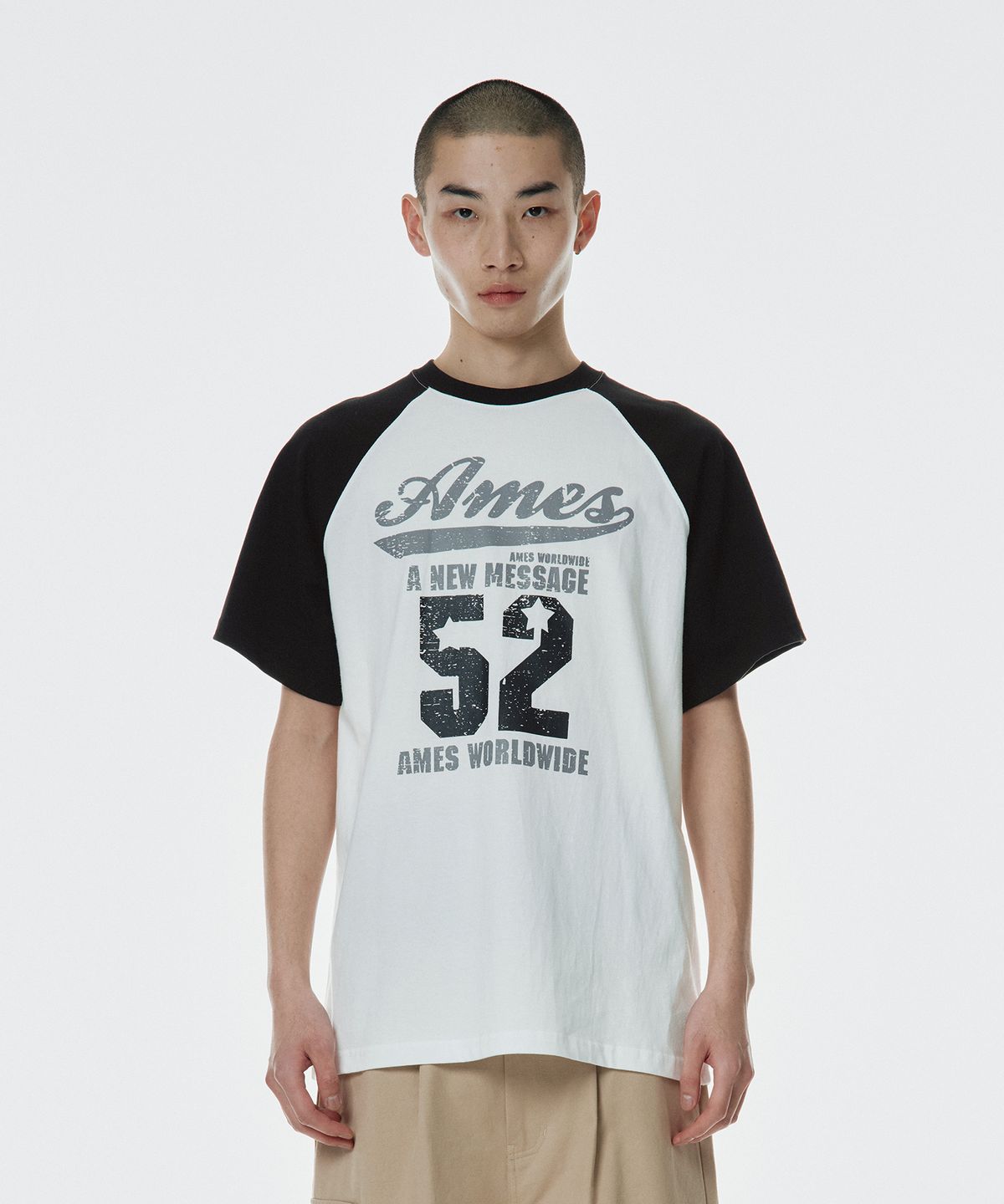 아메스 월드와이드(AMES-WORLDWIDE) 52 LOGO RAGLAN TEE BLACK