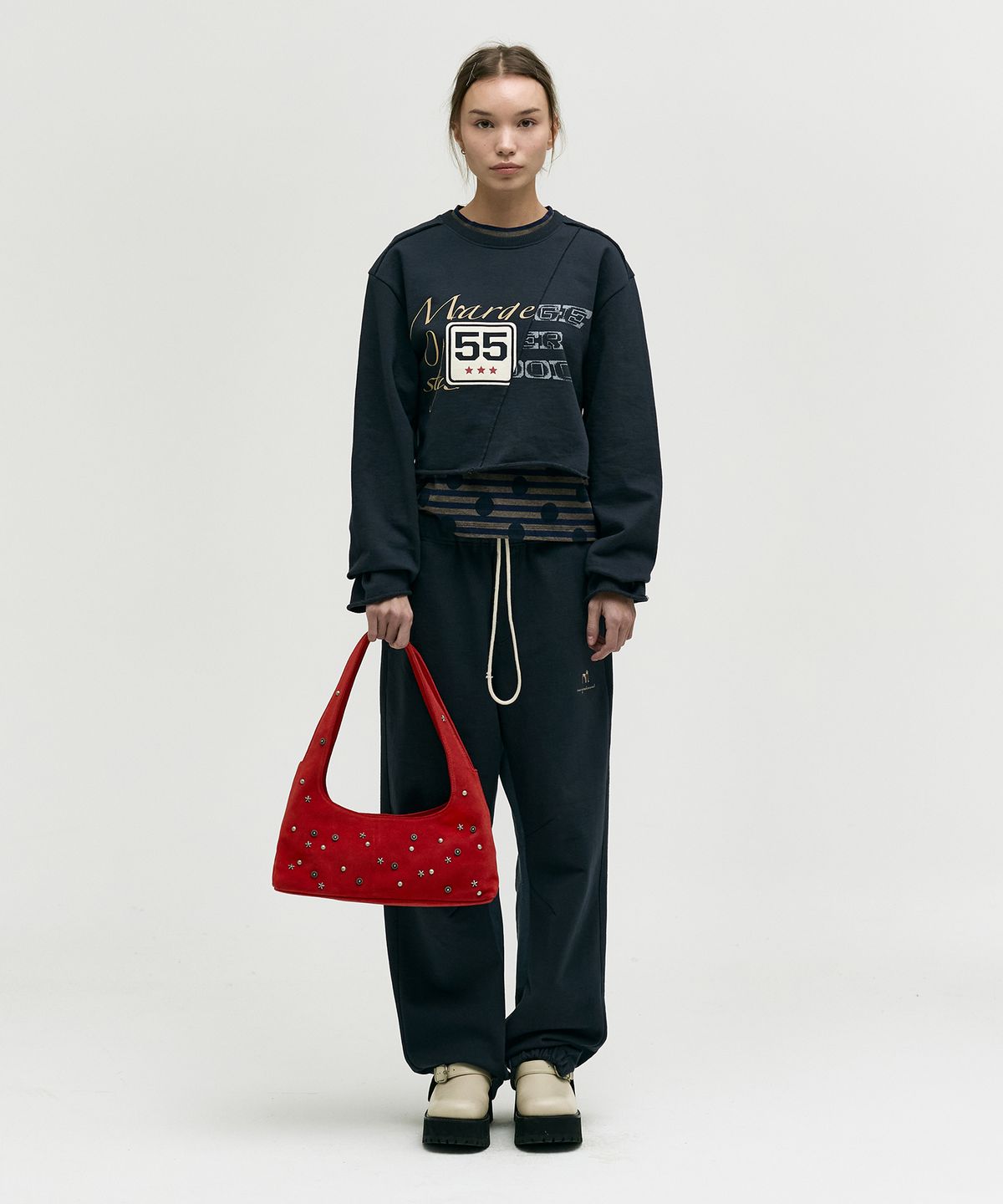마지셔우드(MARGESHERWOOD) HALTER HOBO_red studded suede