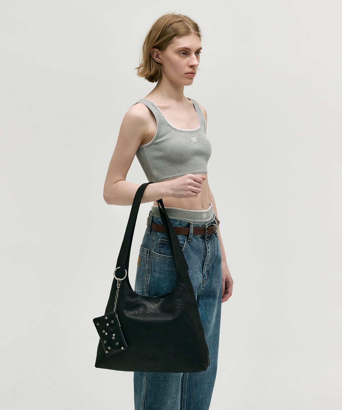 마지셔우드(MARGESHERWOOD) HALTER HOBO LARGE_black washed nappa