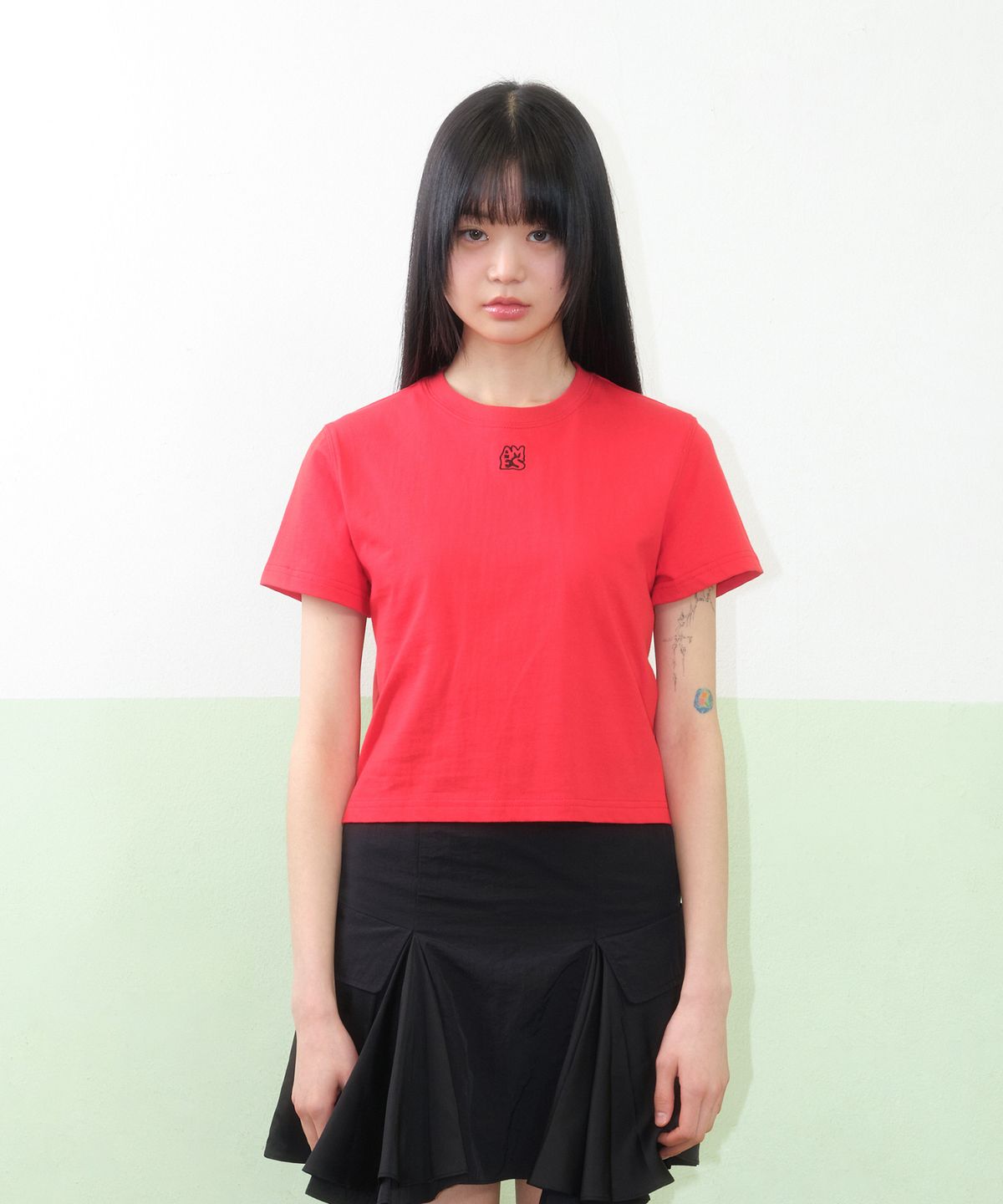 아메스 월드와이드(AMES-WORLDWIDE) BASIC SMALL LOGO CROP TEE RED