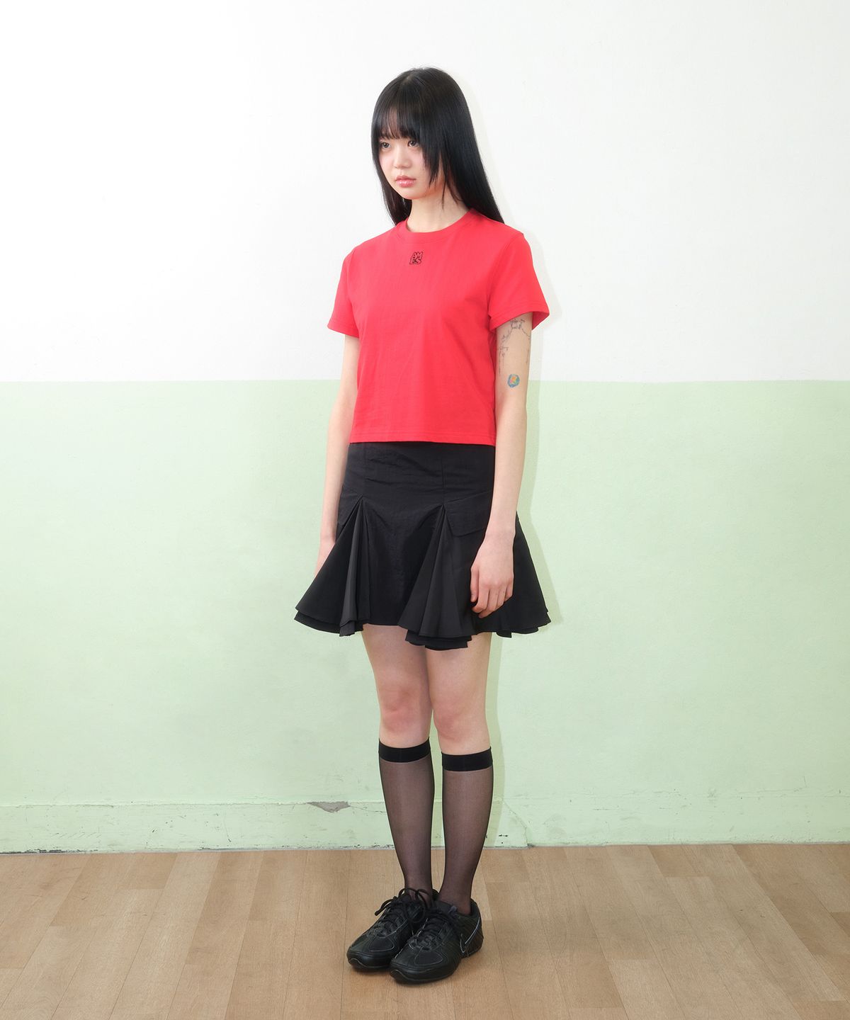 아메스 월드와이드(AMES-WORLDWIDE) BASIC SMALL LOGO CROP TEE RED