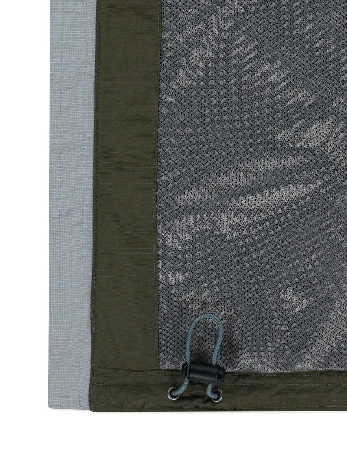 예스아이씨(YESEYESEE) Striking Windbreaker Olive