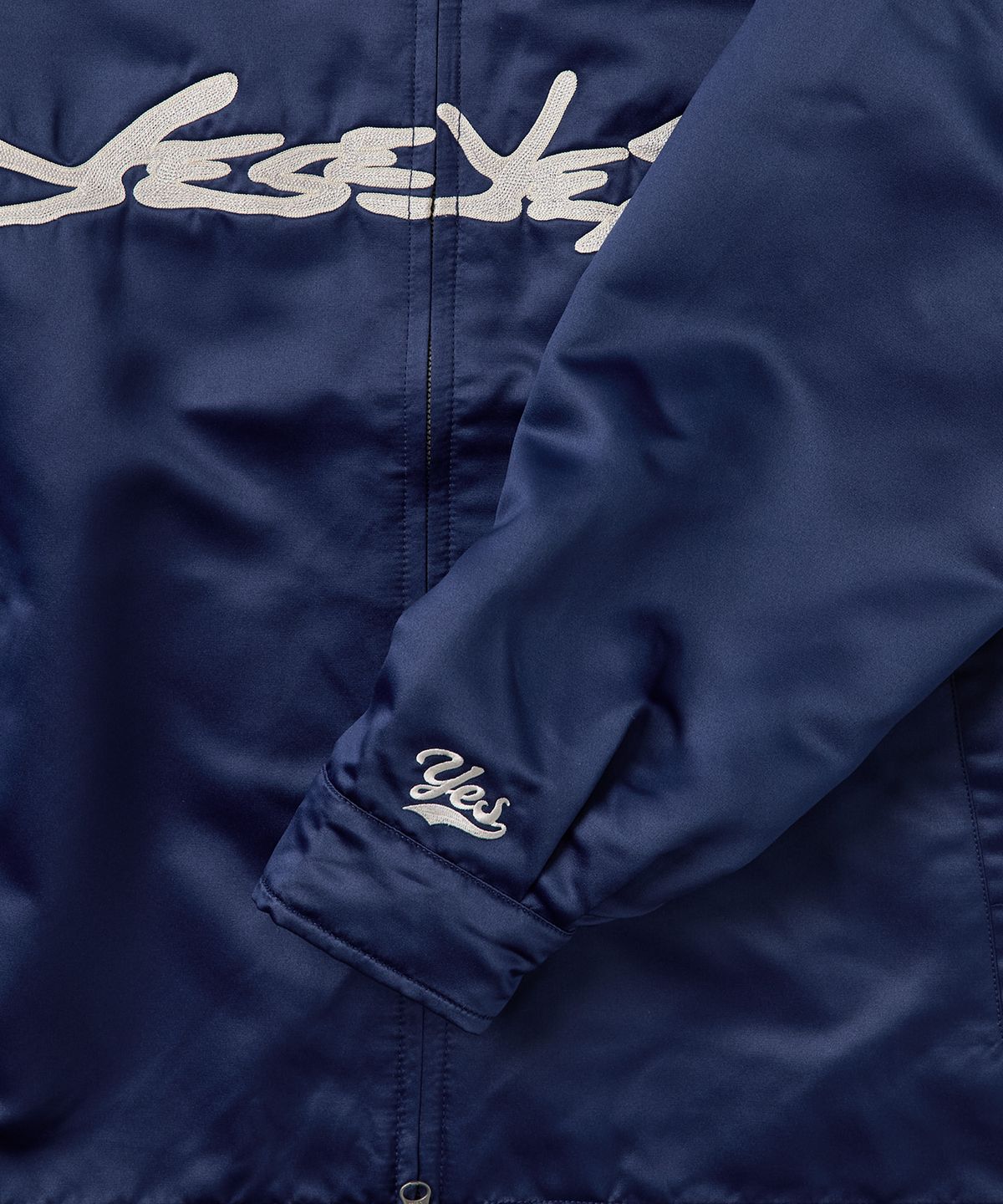 예스아이씨(YESEYESEE) Chain Stitch Logo Coach Jacket Navy