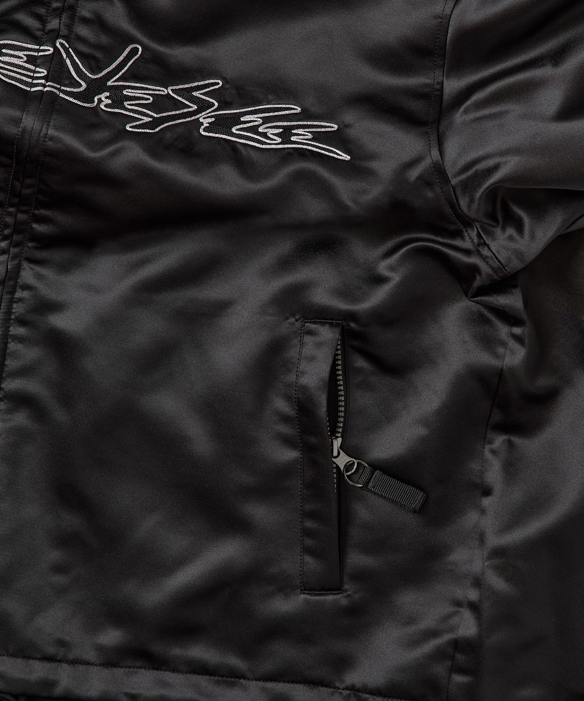 예스아이씨(YESEYESEE) Chain Stitch Logo Coach Jacket Black