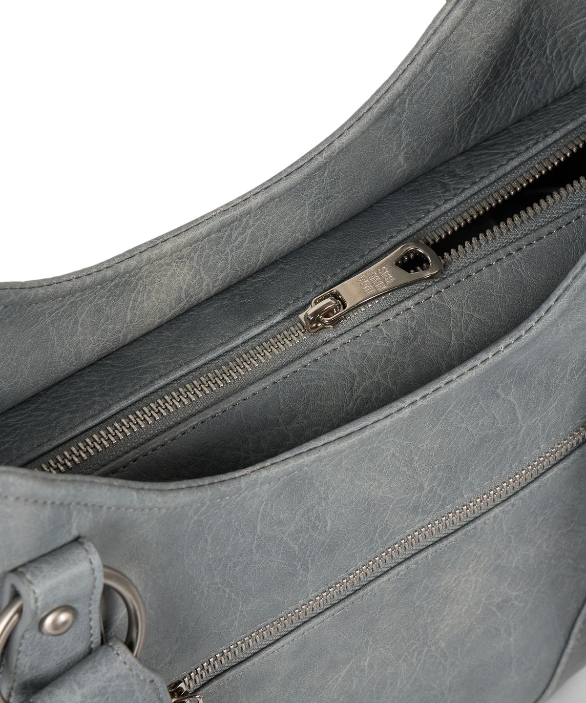 이우가마카라스(IUGAMAKARAS) Studded Leather Shoulder Bag (Sky Blue)