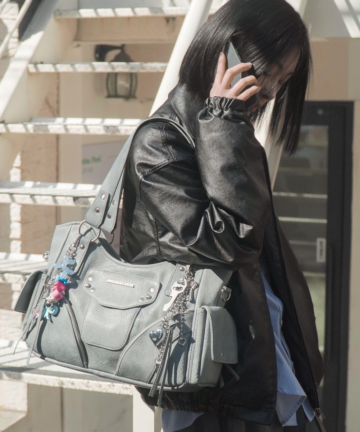 이우가마카라스(IUGAMAKARAS) Studded Leather Shoulder Bag (Sky Blue)