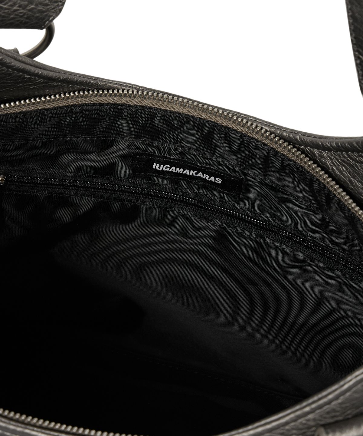 이우가마카라스(IUGAMAKARAS) Studded Leather Shoulder Bag (Silver)