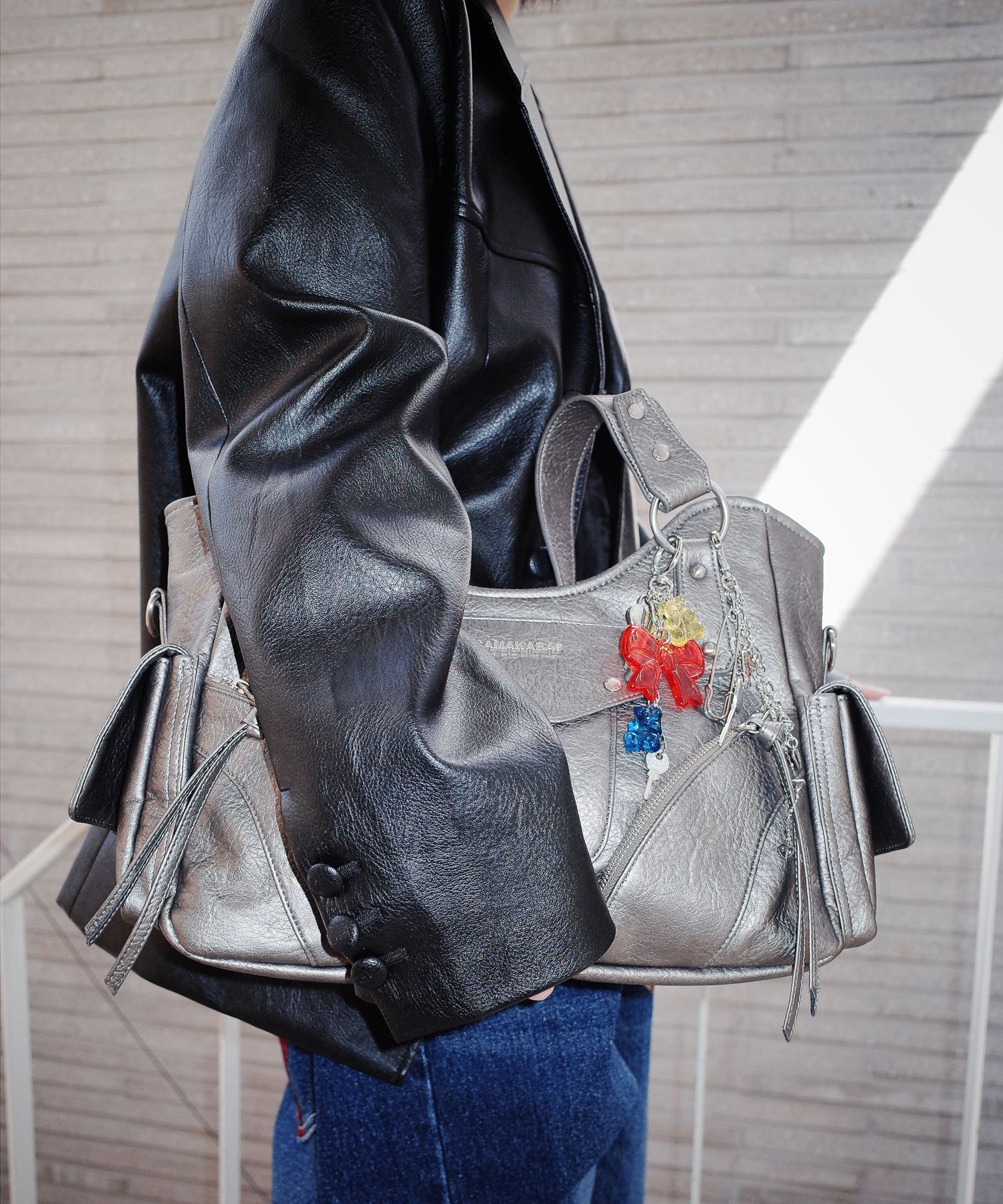 ショルダーバッグ・ポシェット ^IUGAMAKARAS^ Studded Leather Shoulder Bag Silver IUG24B06SV IUGAMAKARAS | Outfit of the day with 'Studded Leather