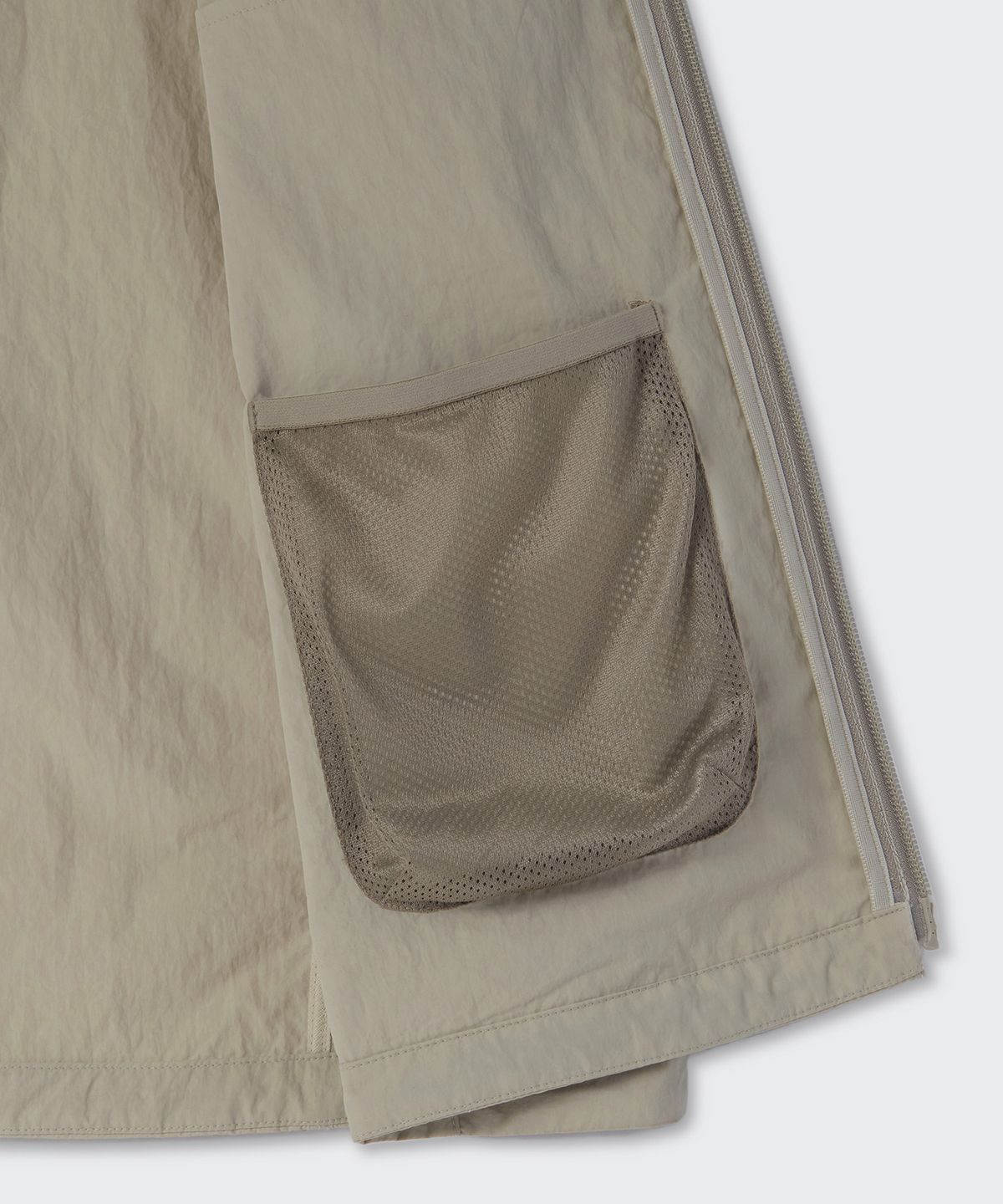 무신사 스탠다드(MUSINSA STANDARD) [시티 레저] 메시 포켓 베스트 [그레이쉬 베이지]