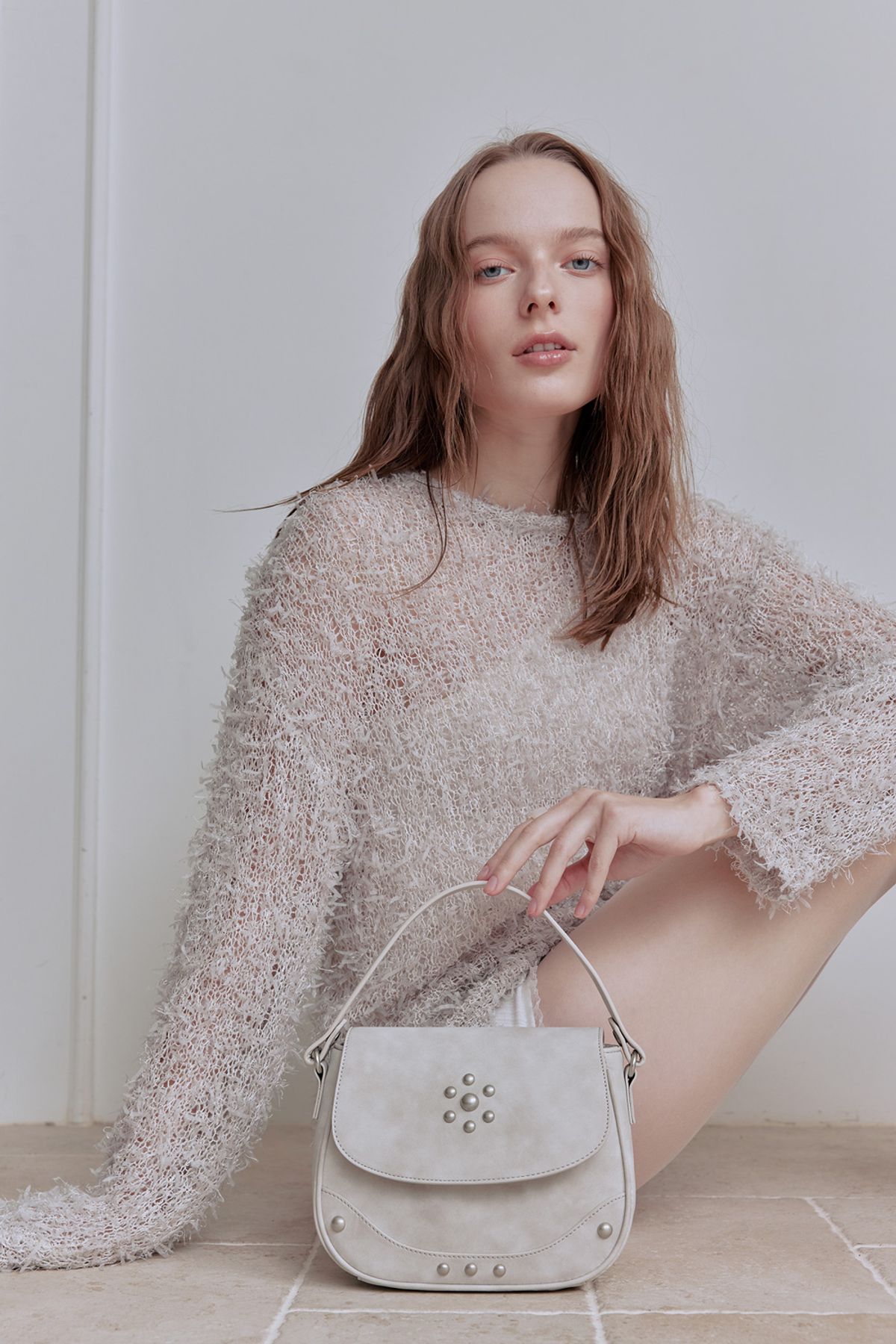 애프터아워즈(AFTERHOURS) VINTAGE STUD TOP HANDLE BAG (LIGHT GREY)