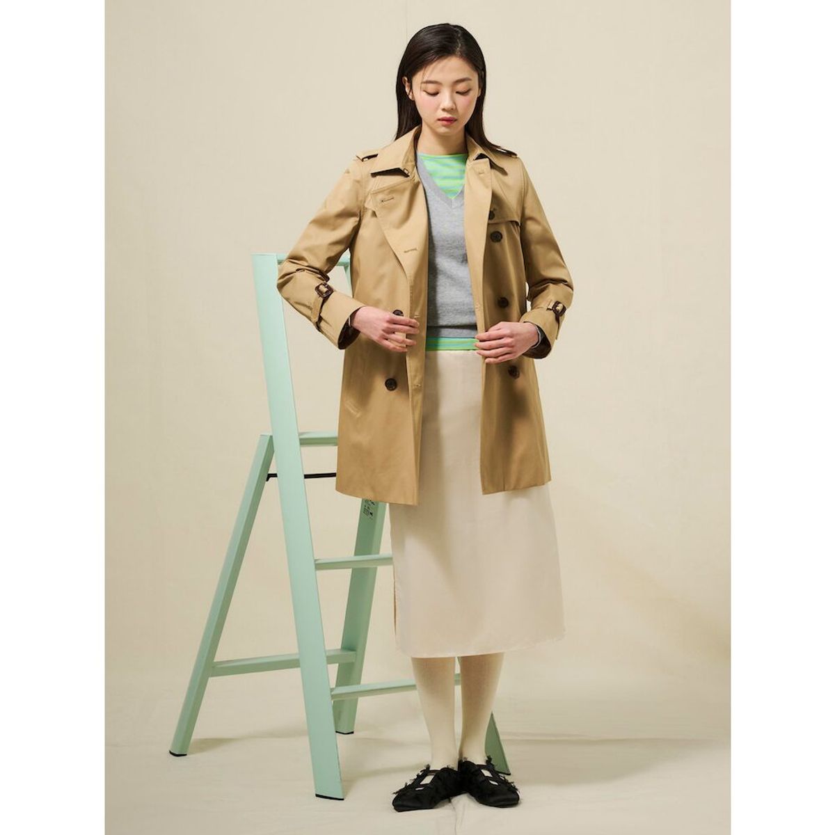 빈폴 레이디스(BEANPOLE LADIES) [Essential] 미디엄 트렌치 코트  베이지 (BF523TE02A)