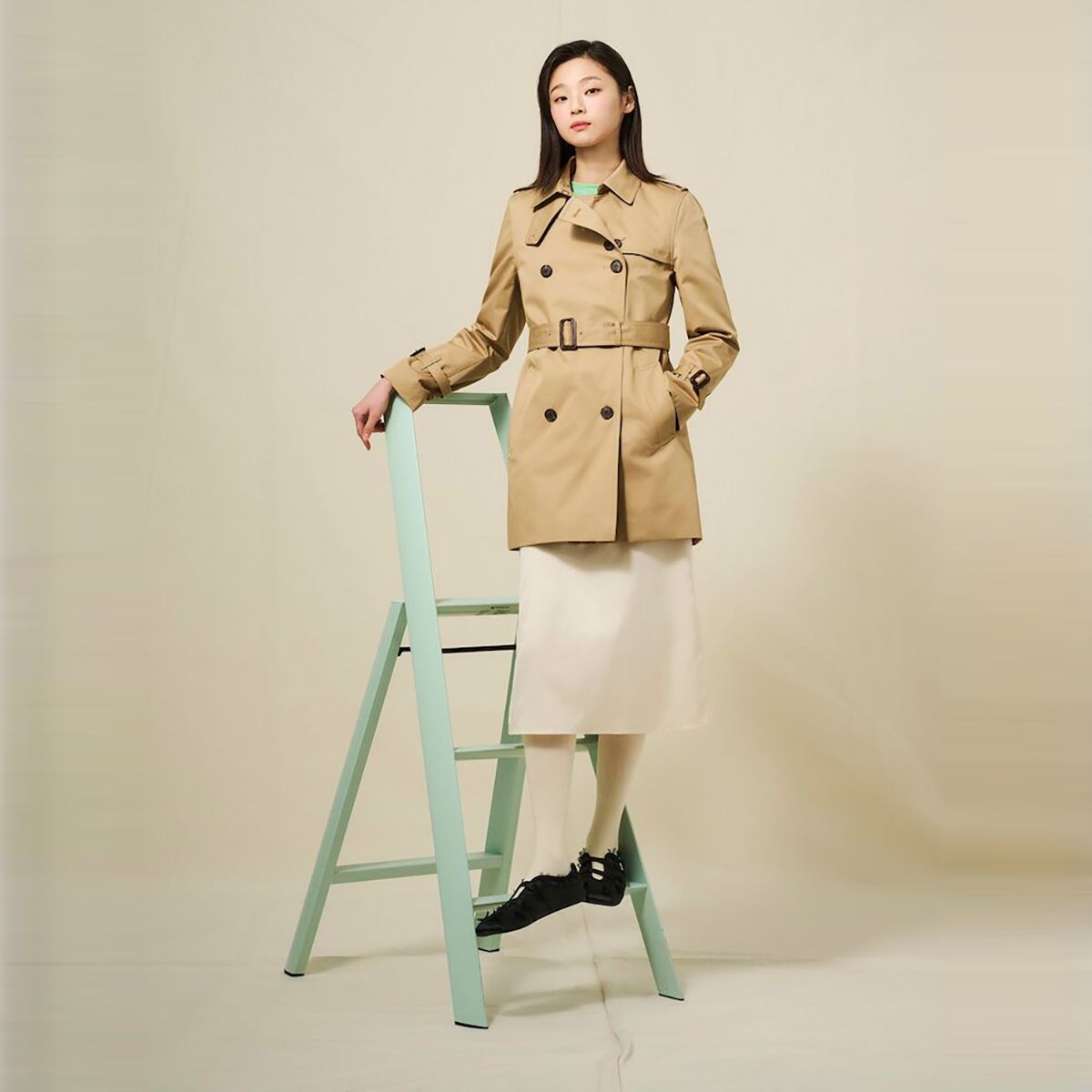 빈폴 레이디스(BEANPOLE LADIES) [Essential] 미디엄 트렌치 코트  베이지 (BF523TE02A)