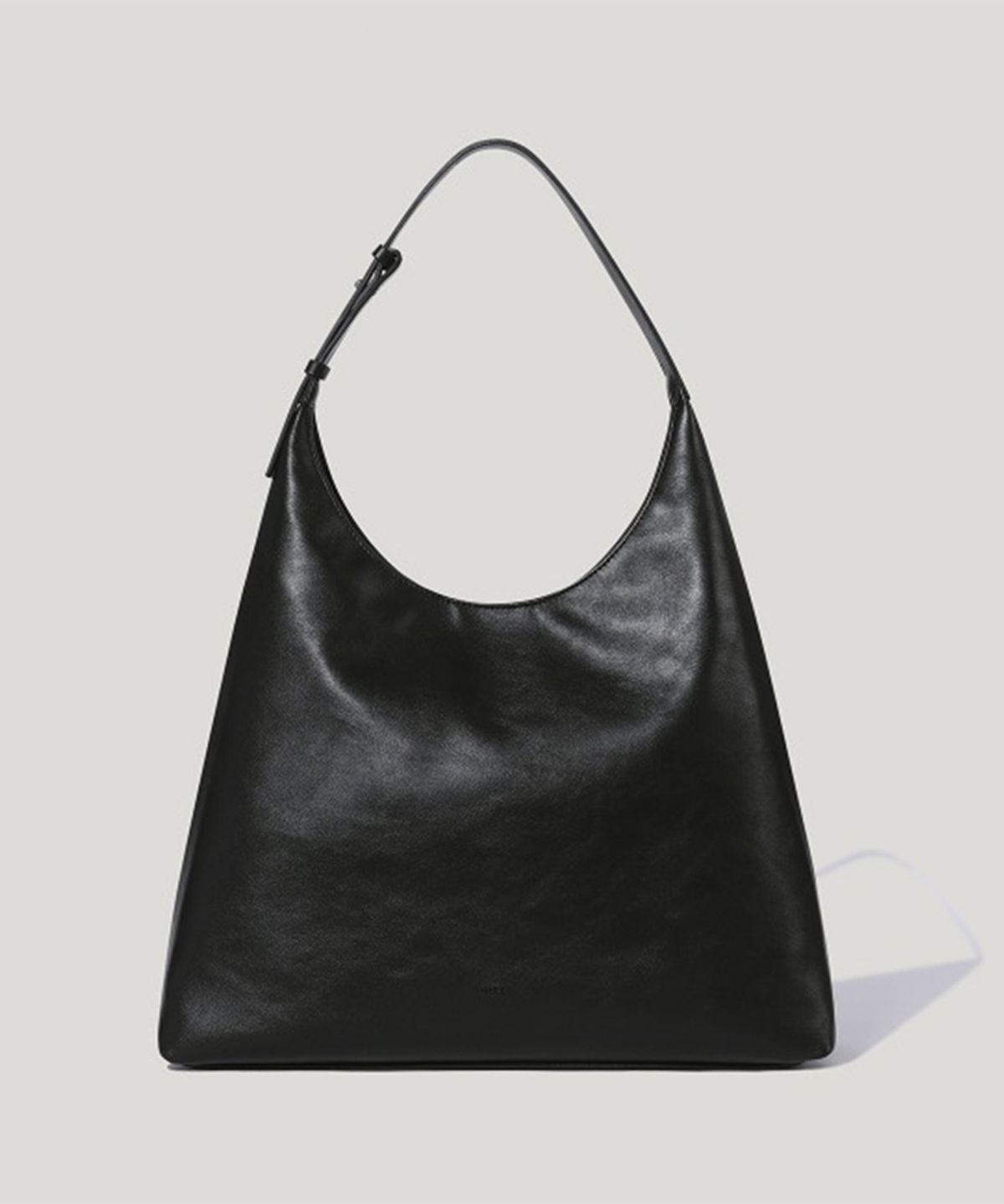 오브히(OVHEE) 플럼 호보백 Flume Hobo Bag_Black