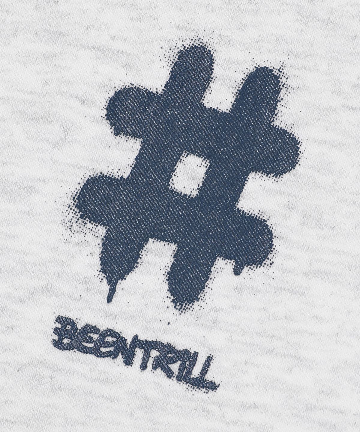 빈트릴(BEENTRILL) 스프레이 로고 후드(아이스 그레이)
