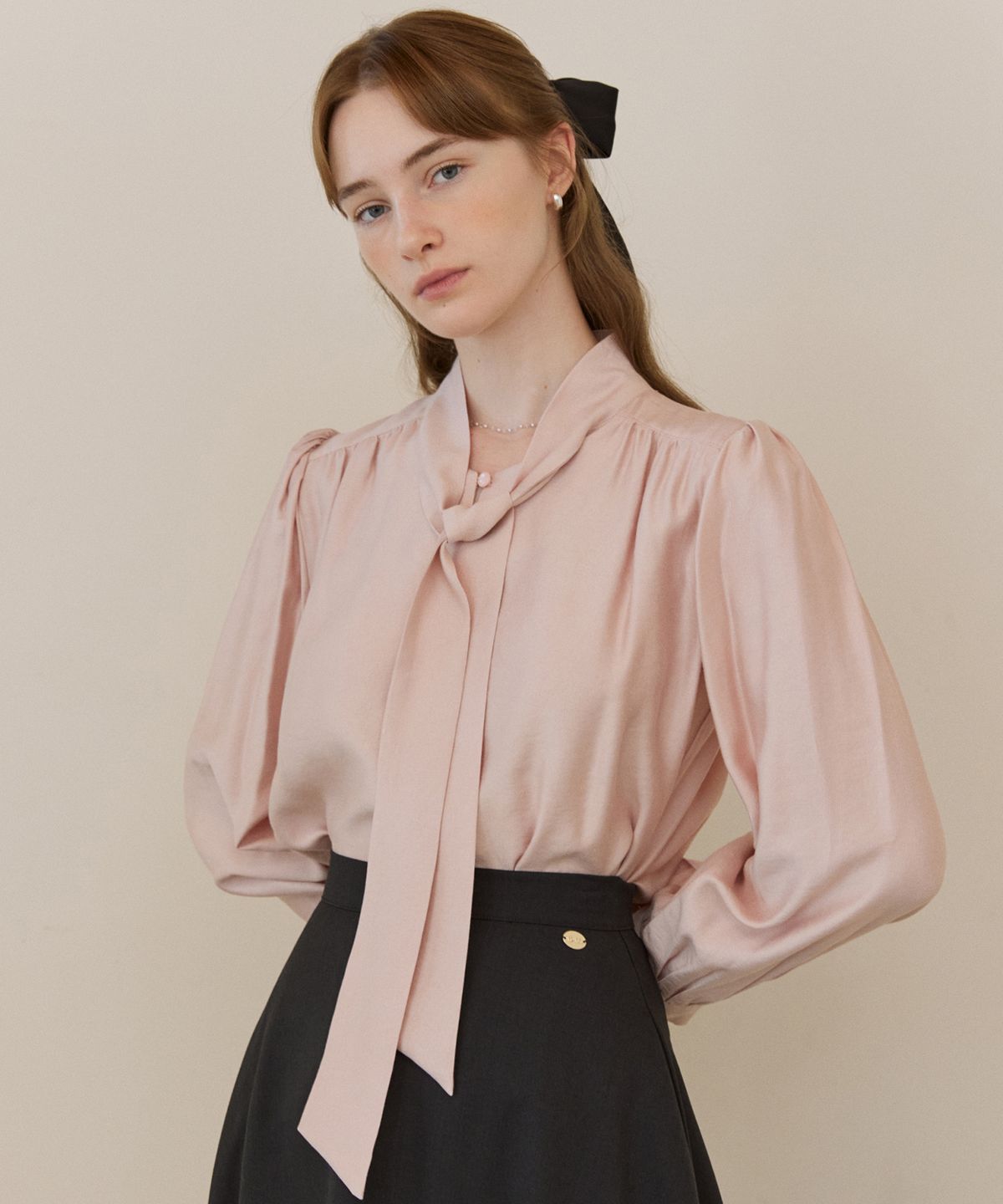 어다울(ADAUL) Scarf neck shirring blouse - softpink