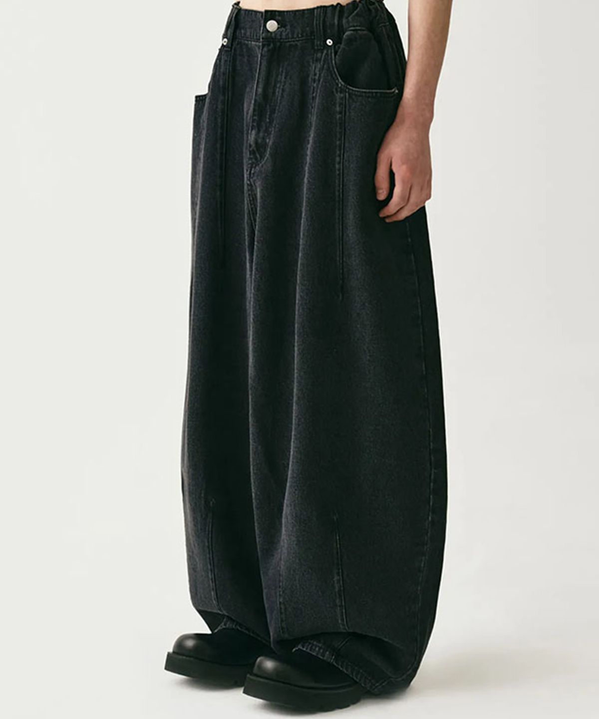 어반드레스(AVANDRESS) Super Wide Dart Denim Pants DEEP BLUE