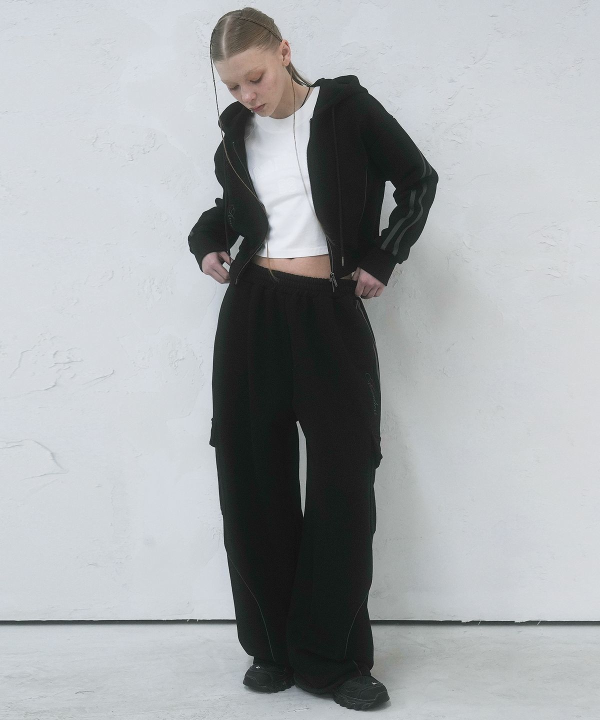 어반드레스(AVANDRESS) Semicircle Track Wide Pants - 4COL