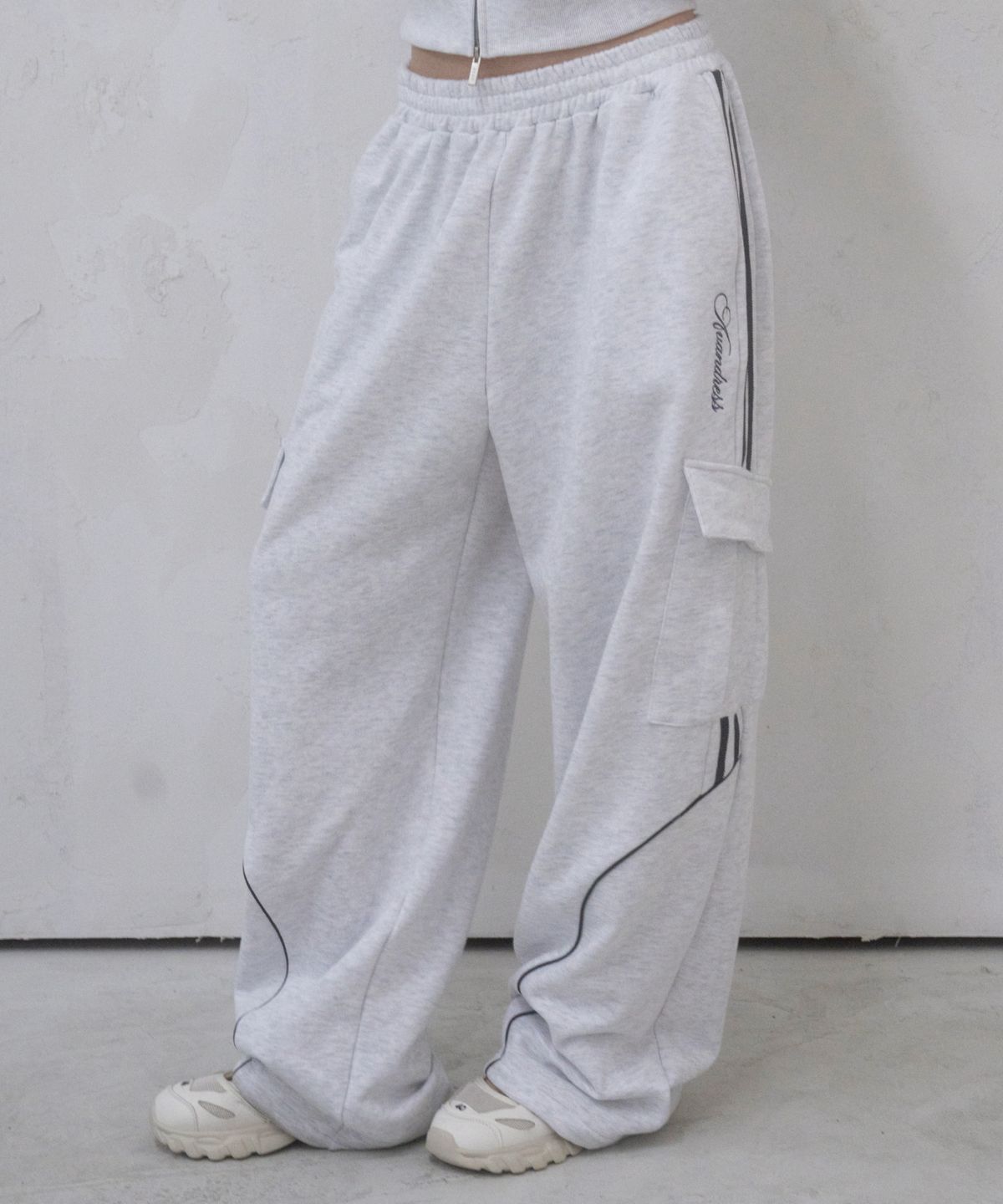 어반드레스(AVANDRESS) Semicircle Track Wide Pants - 4COL