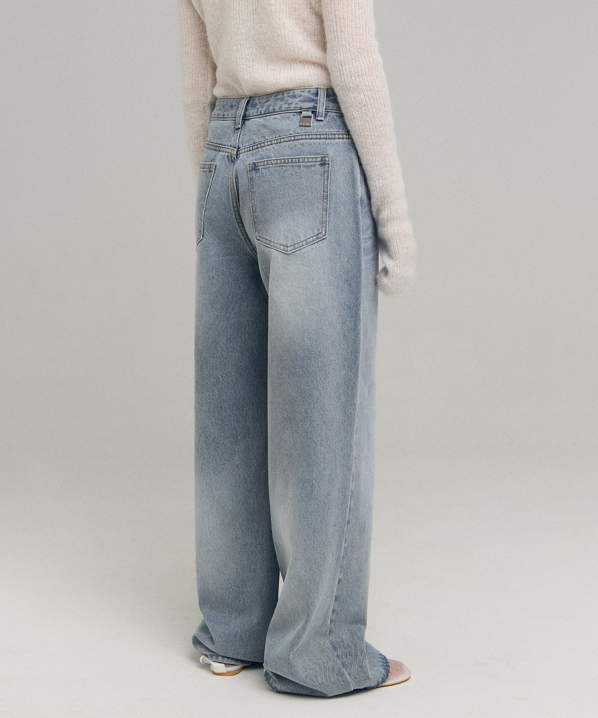 로우타이드(LOW TIDE) CLASSIC MID-RISE DENIM PANTS [BLUE]