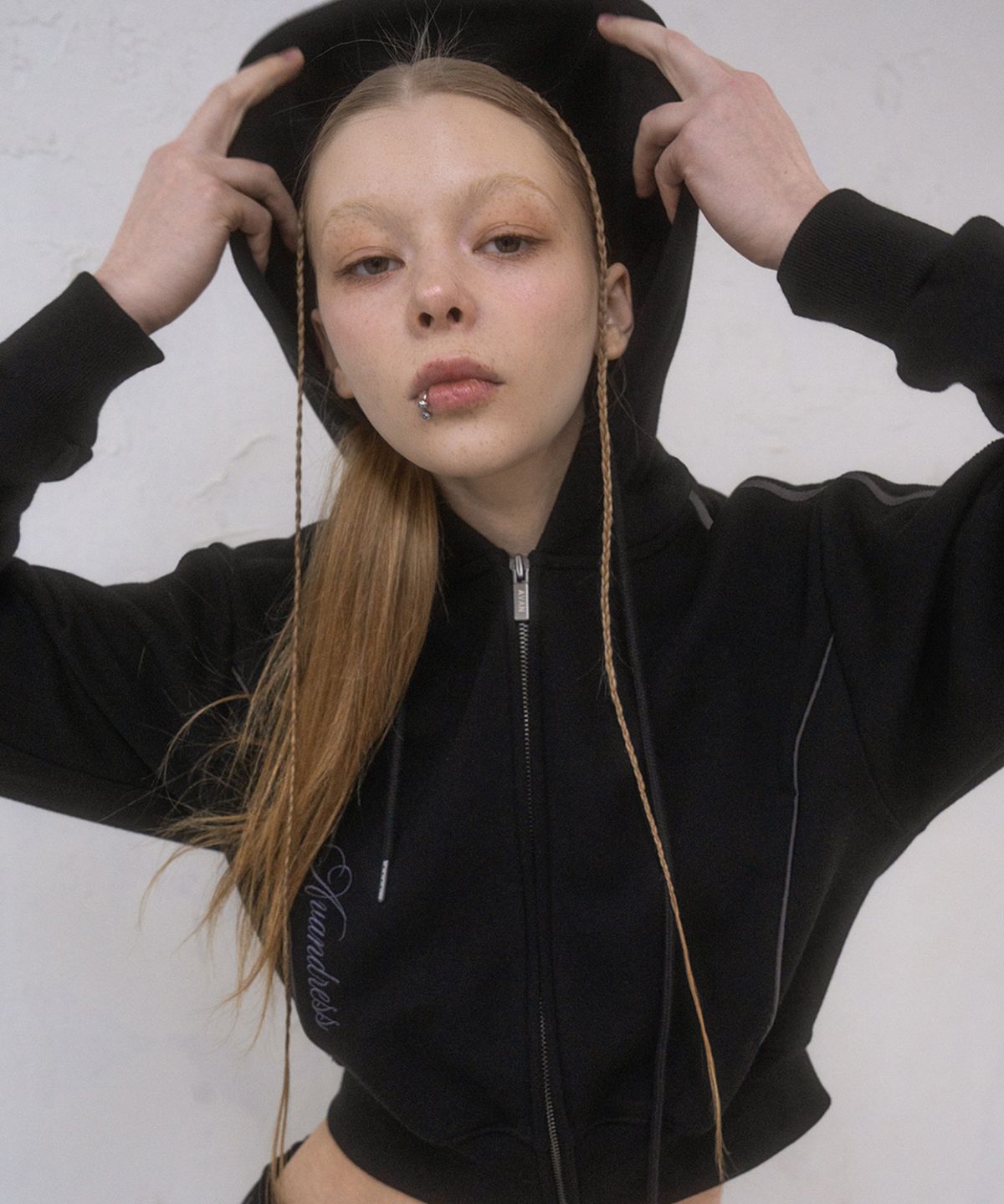어반드레스(AVANDRESS) Aa Track Hood Zip-up - 4COL