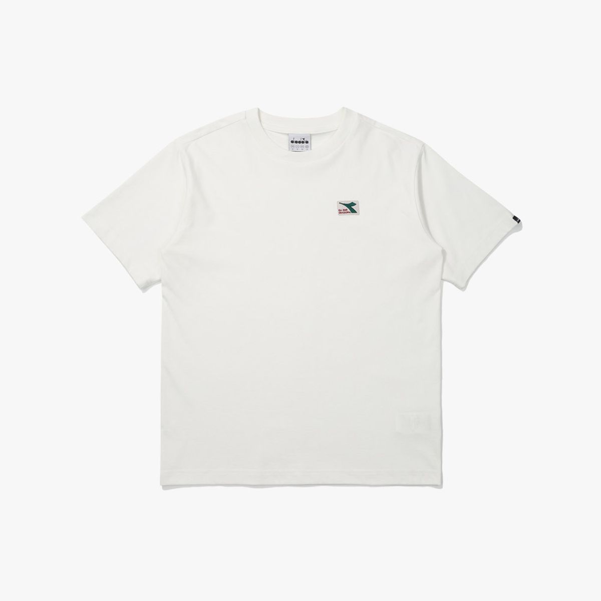디아도라(diadora) 프리즈 와펜 반팔 티셔츠 OFF WHITE