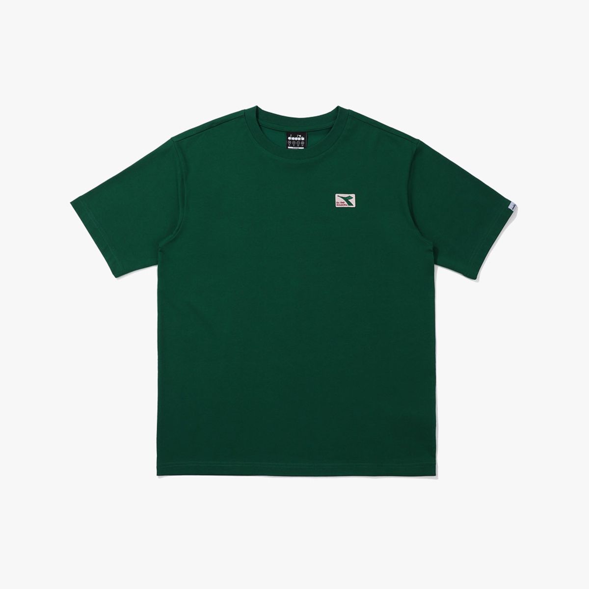 디아도라(diadora) 프리즈 와펜 반팔 티셔츠 GREEN