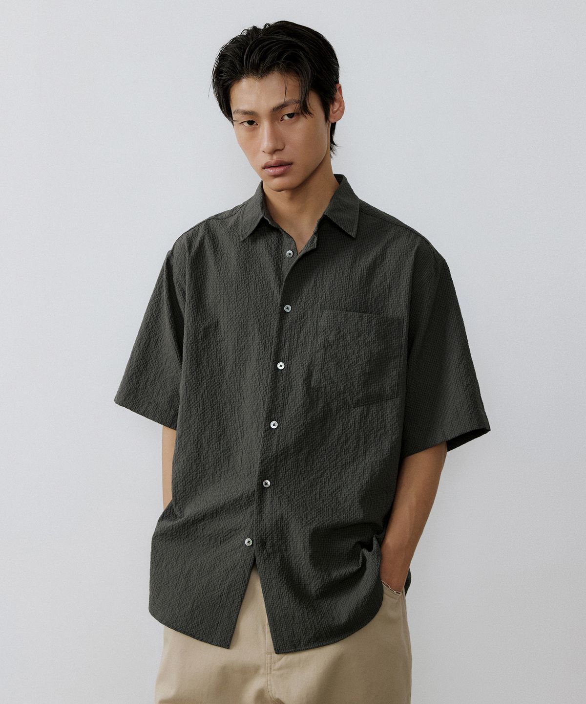 엔도어(ENDOOR) Washed seerucker 1/2 shirt (olive gray)